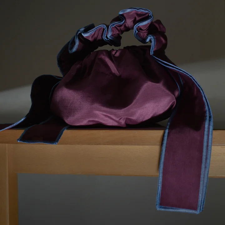 Juslin Maunula - Scrunchie Bag, aubergine
