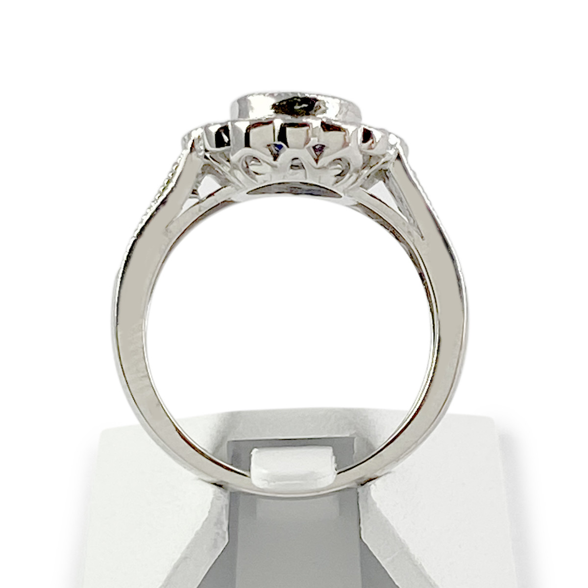 Bague d'occasion or 750 blanc fleur saphirs et diamants