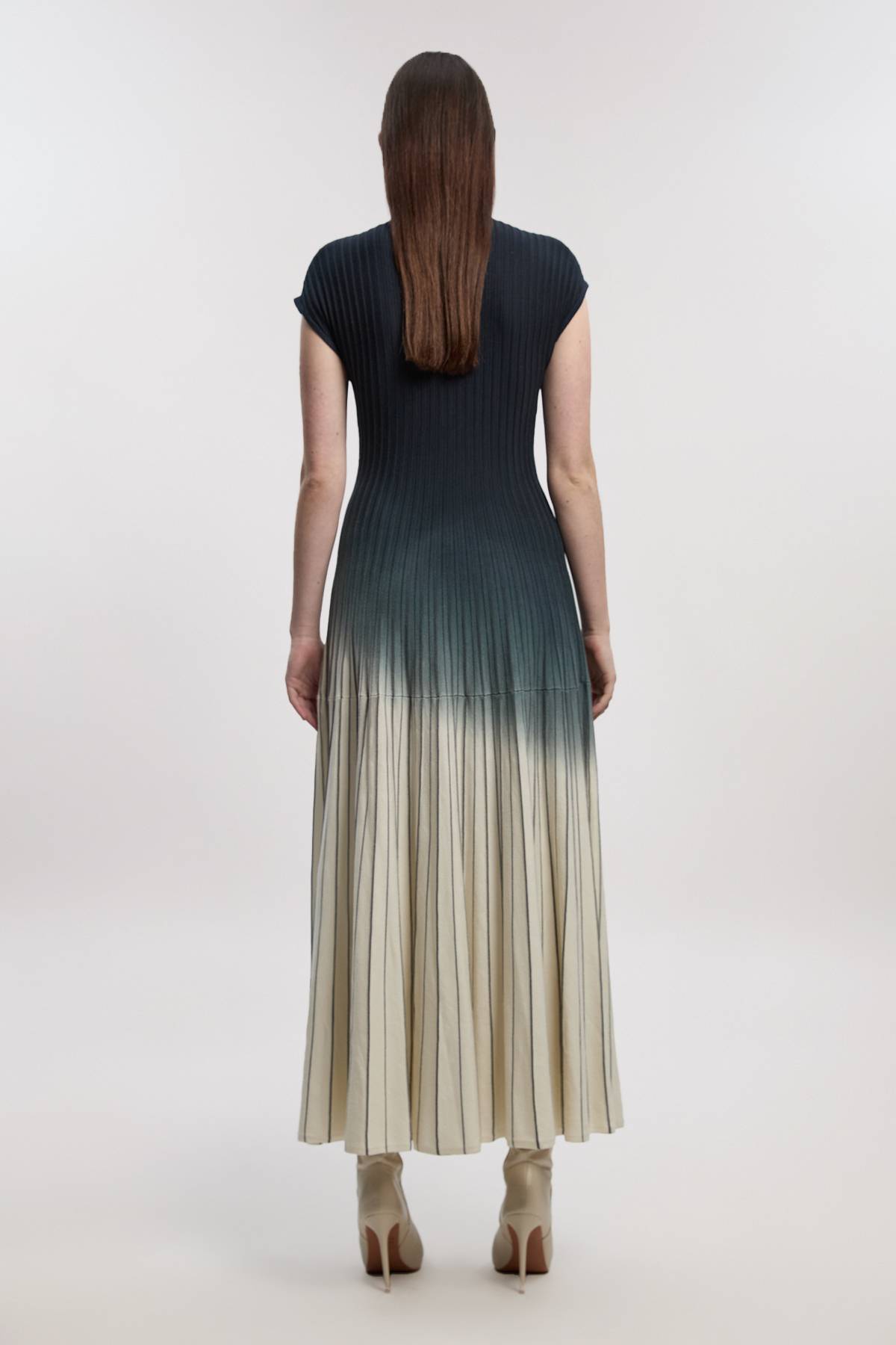 KarenMillen Robe Maxi Sans Manches à Col Montant en Maille Ombrée