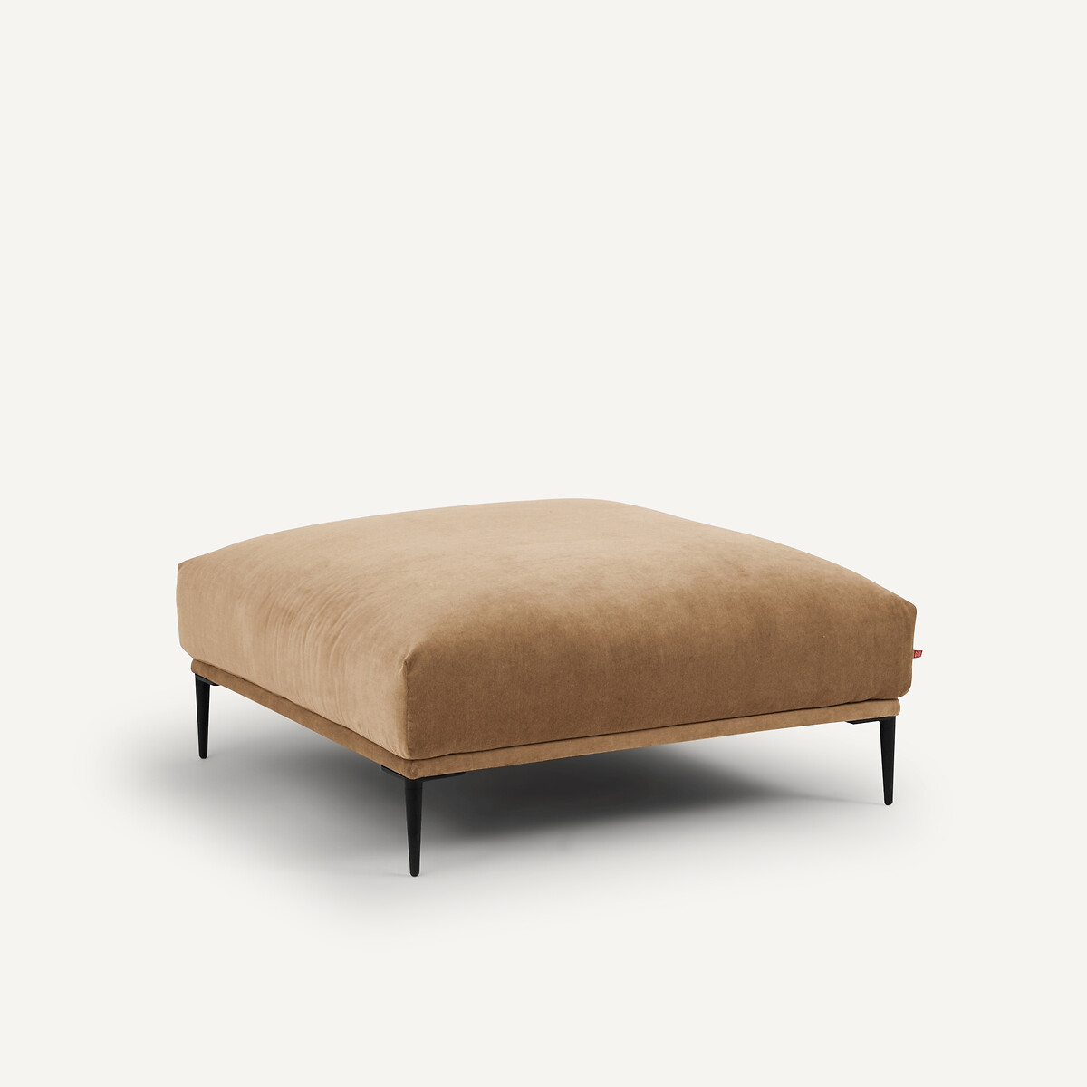 AM.PM<br>Puf XL em veludo, design Oscar E.Gallina
