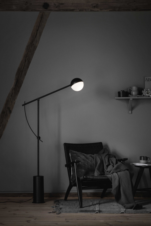 Northern Balancer vloerlamp zwart