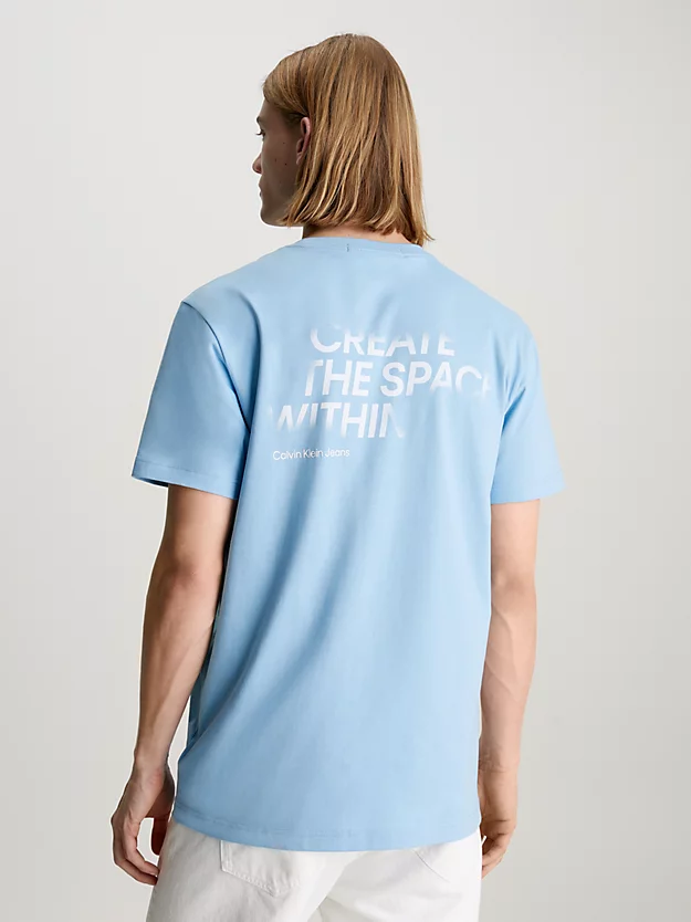 Camiseta com slogan e estampa nas costas