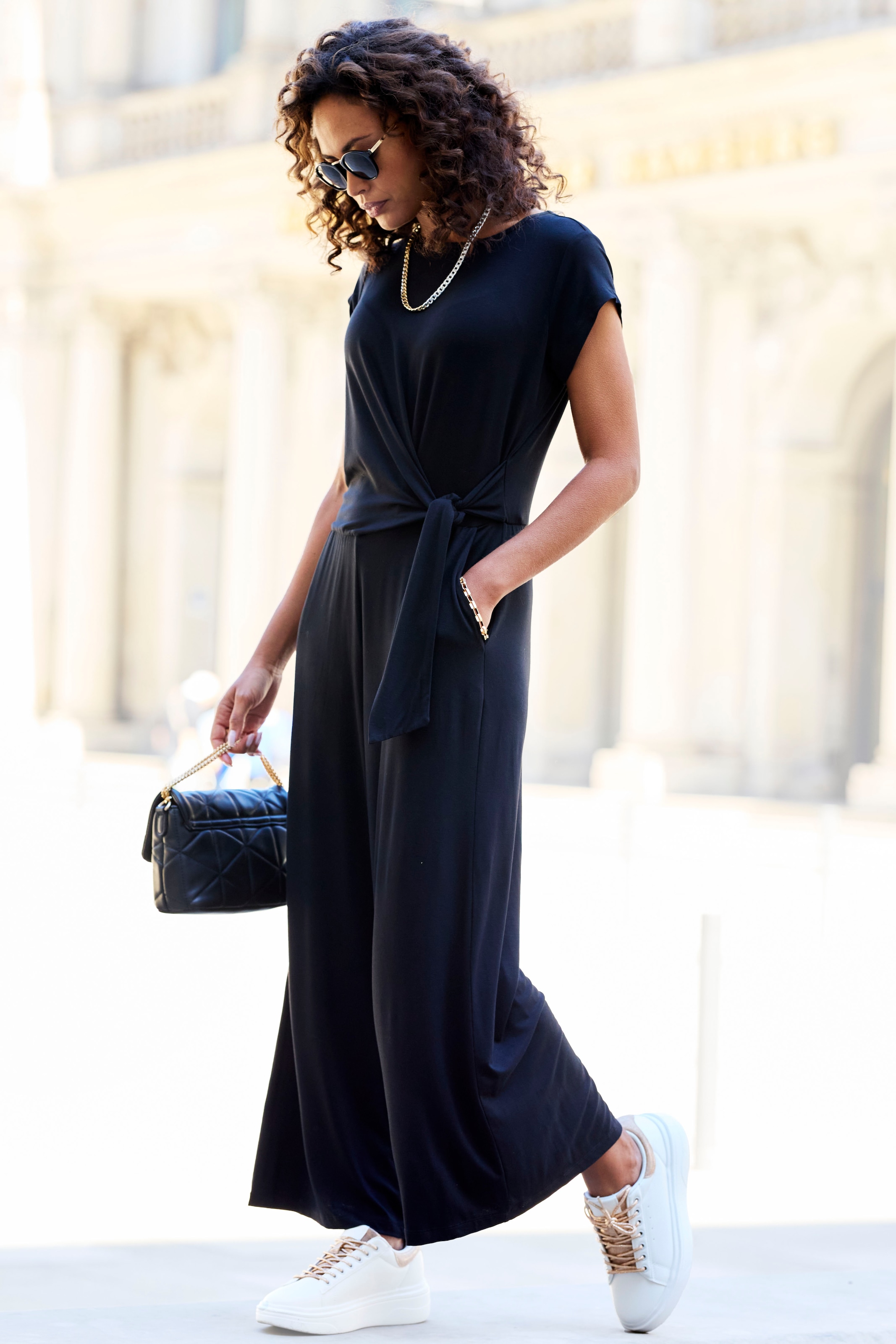 LASCANA Culotte-Overall , mit Knotendetail in der Taille, femininer Jumpsuit, festlich
