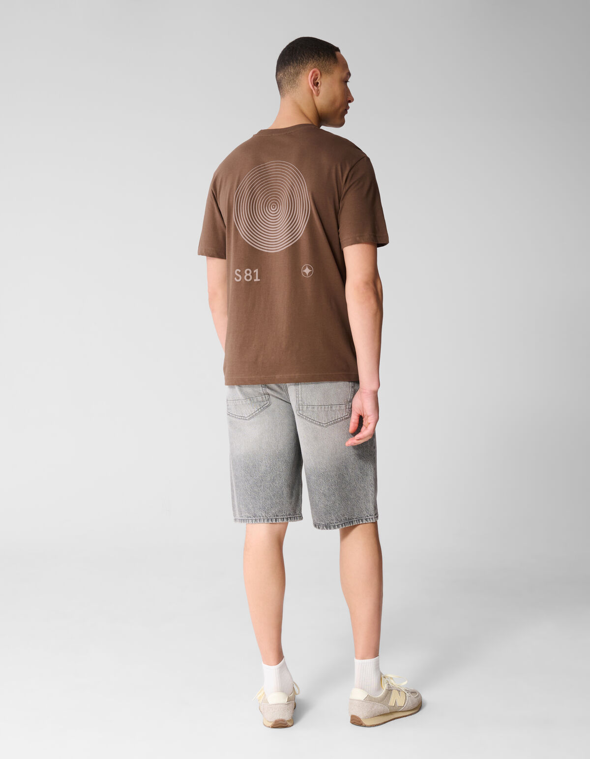Logo Circle Artwork T-shirt Bruin