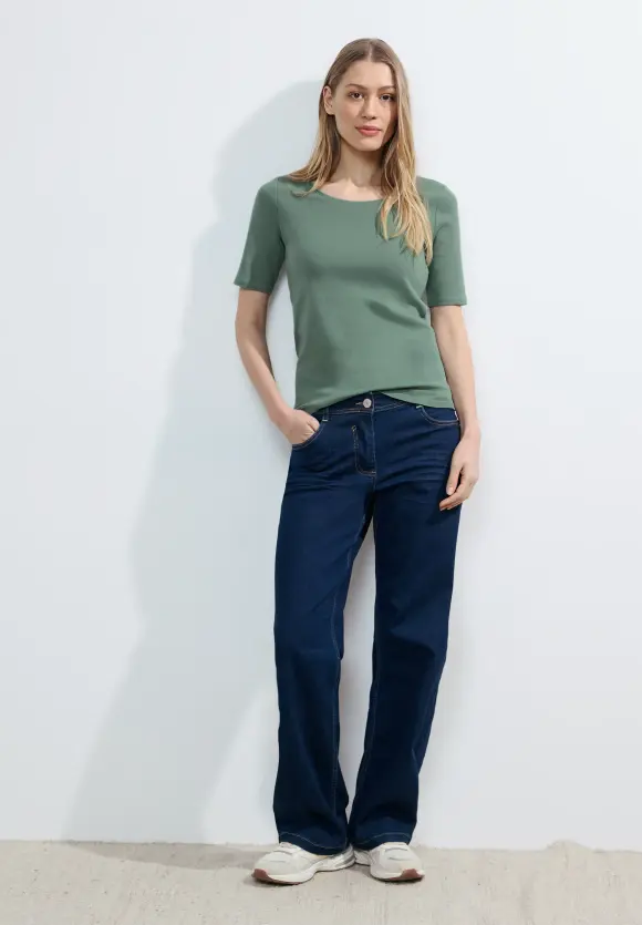Basic T-Shirt in Unifarbe - raw salvia green