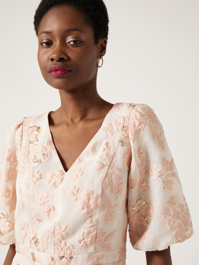 Robe courte col v