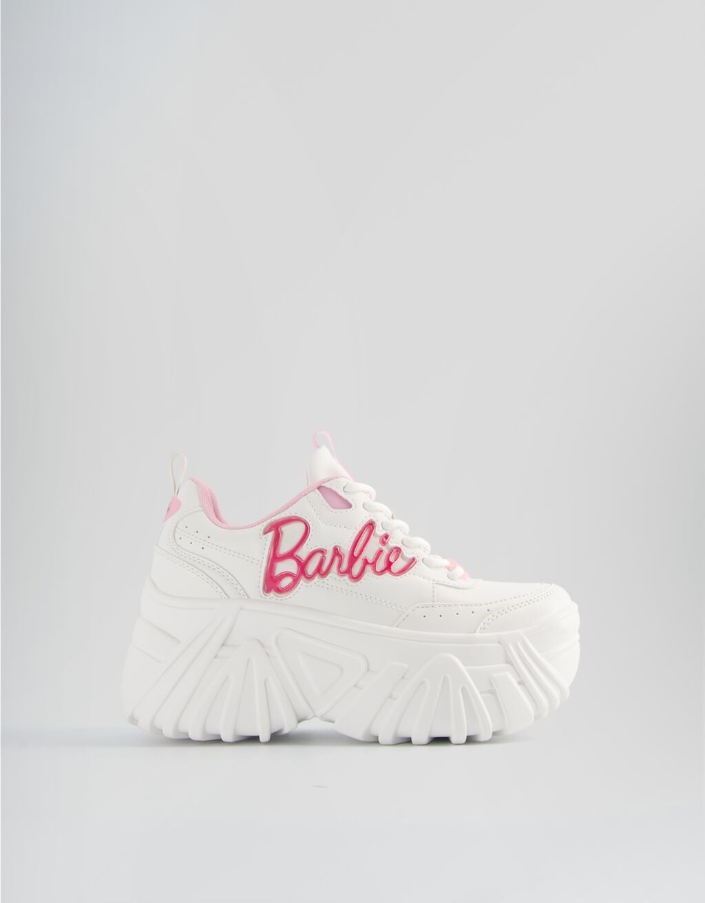 Tênis Barbie plataforma tamanho XL?