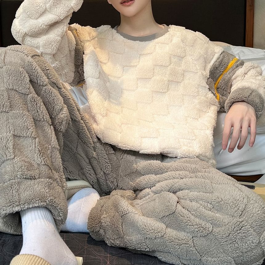 Jeony - Pyjamaset: Fleece Sweatshirt + Broek