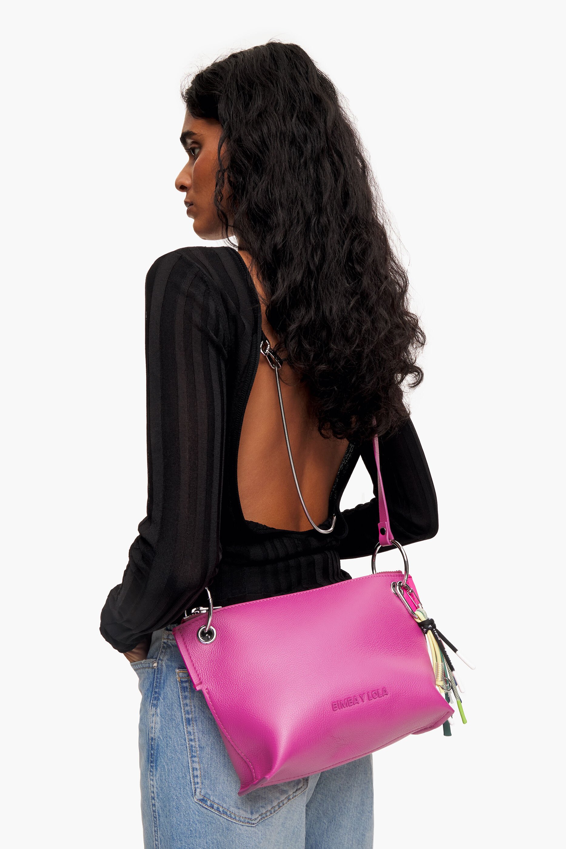 Bolsa trapezoidal M em couro fúcsia