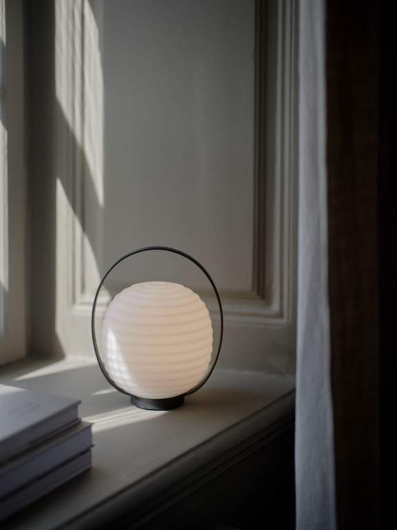 New Works Lantern tafellamp LED oplaadbaar wit