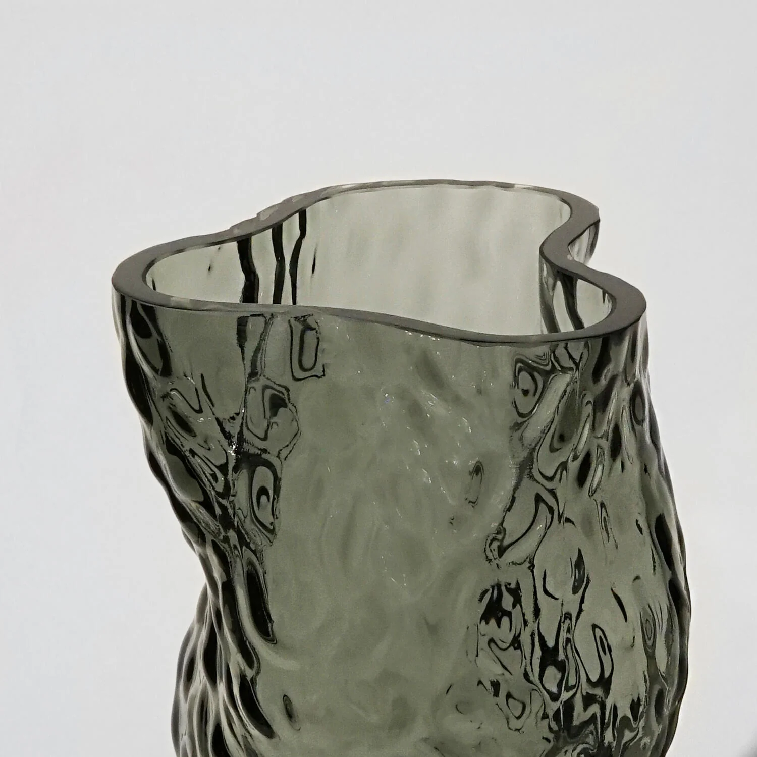 Hein Studio  Ostrea Rock Glass vase - Midnight Blue