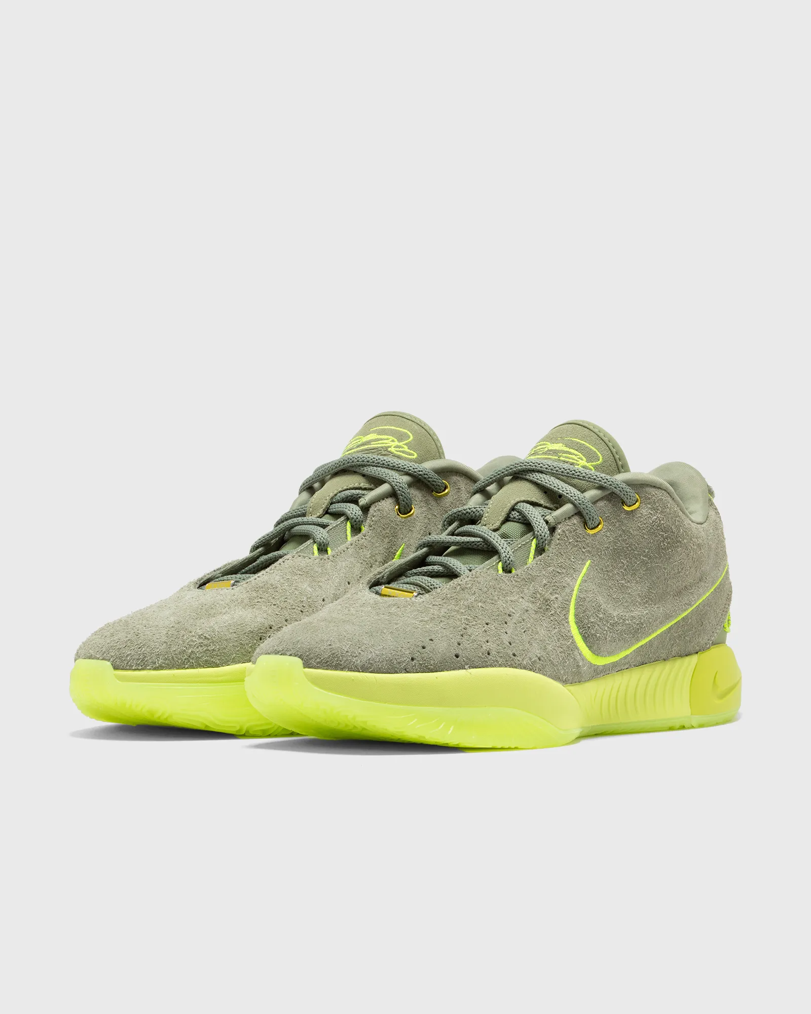 Nike LEBRON XXI