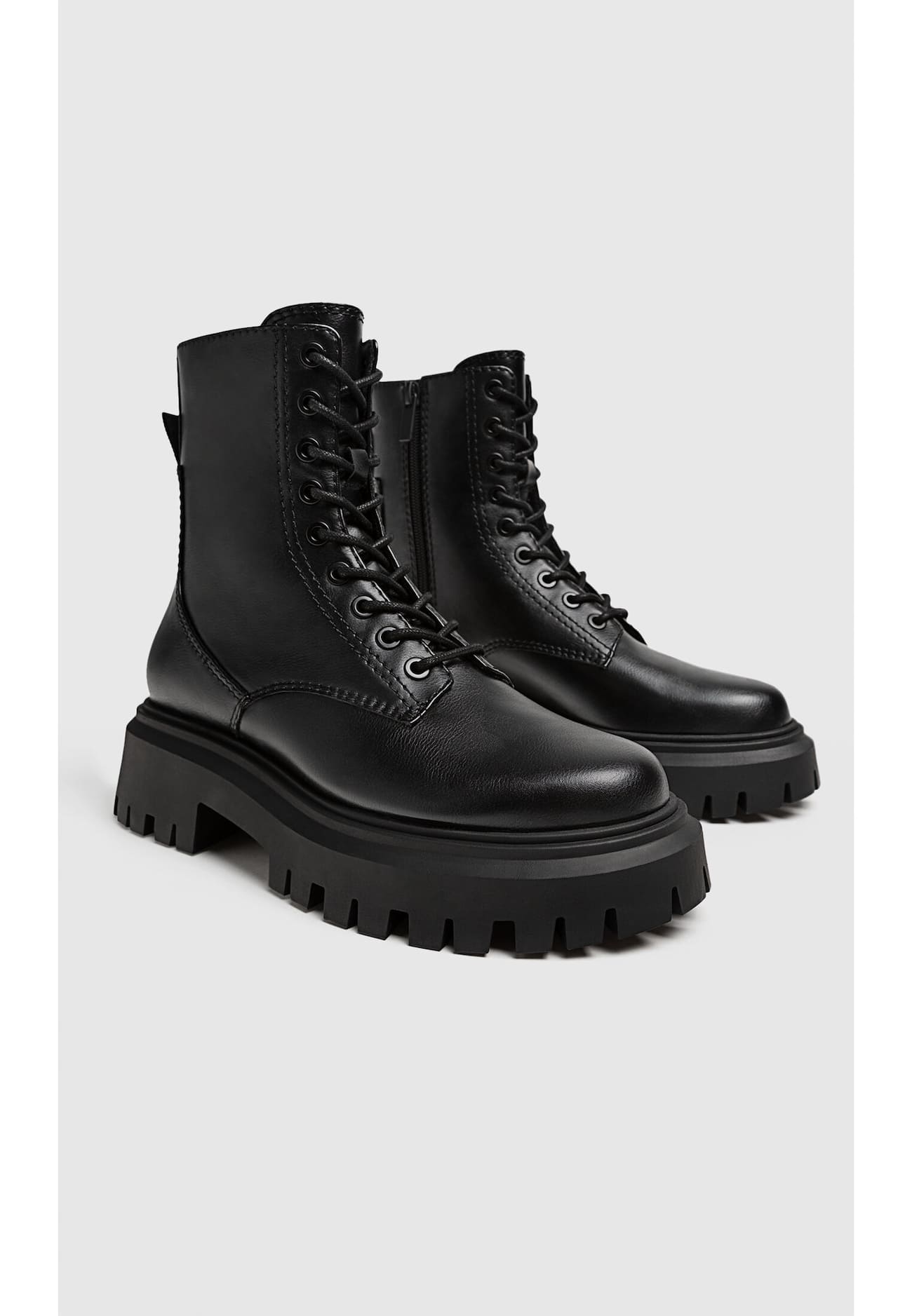 Botas de cano curto sem cadarço