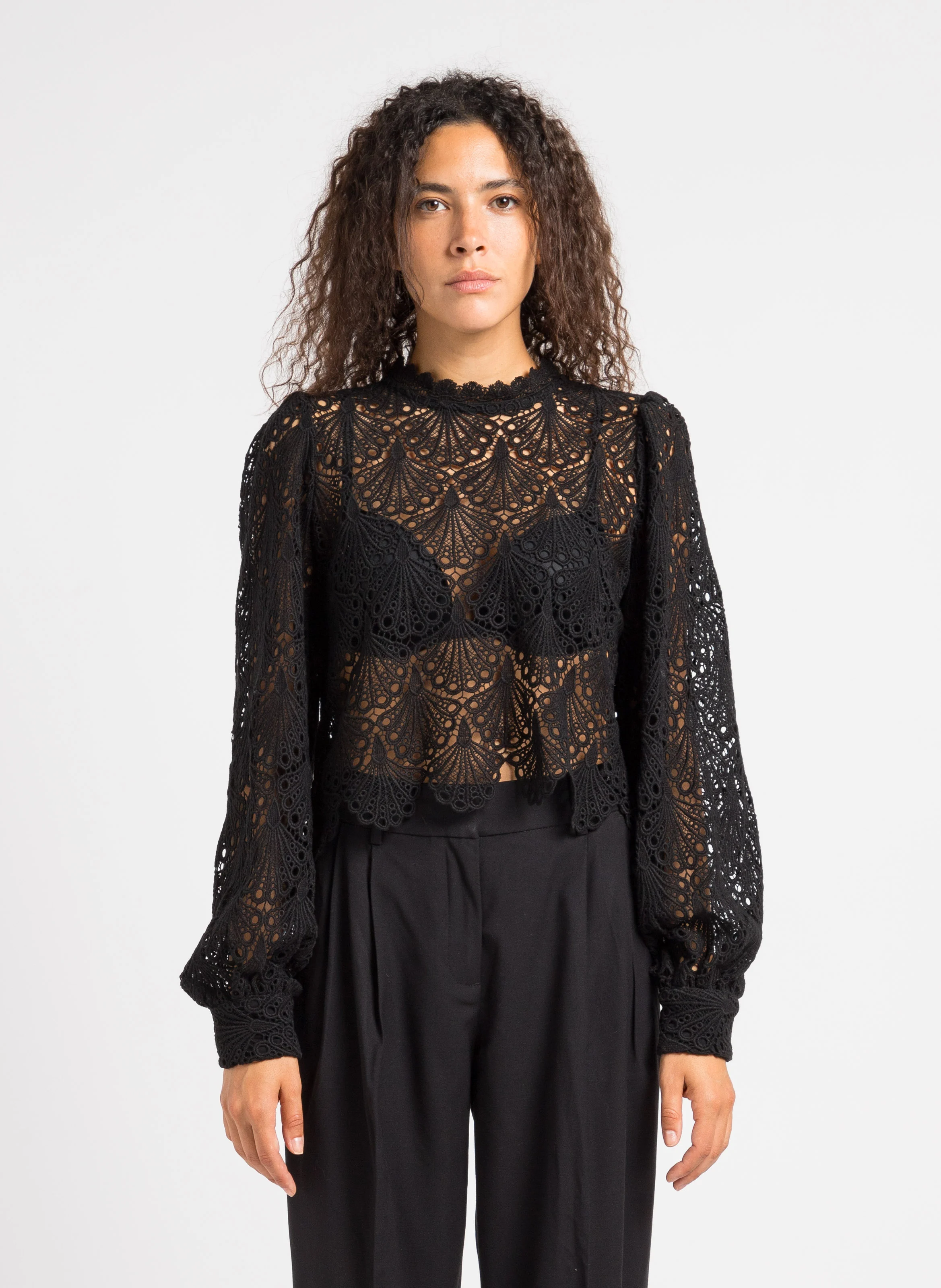 MINJA - Top col montant à dentelle en coton| Noir