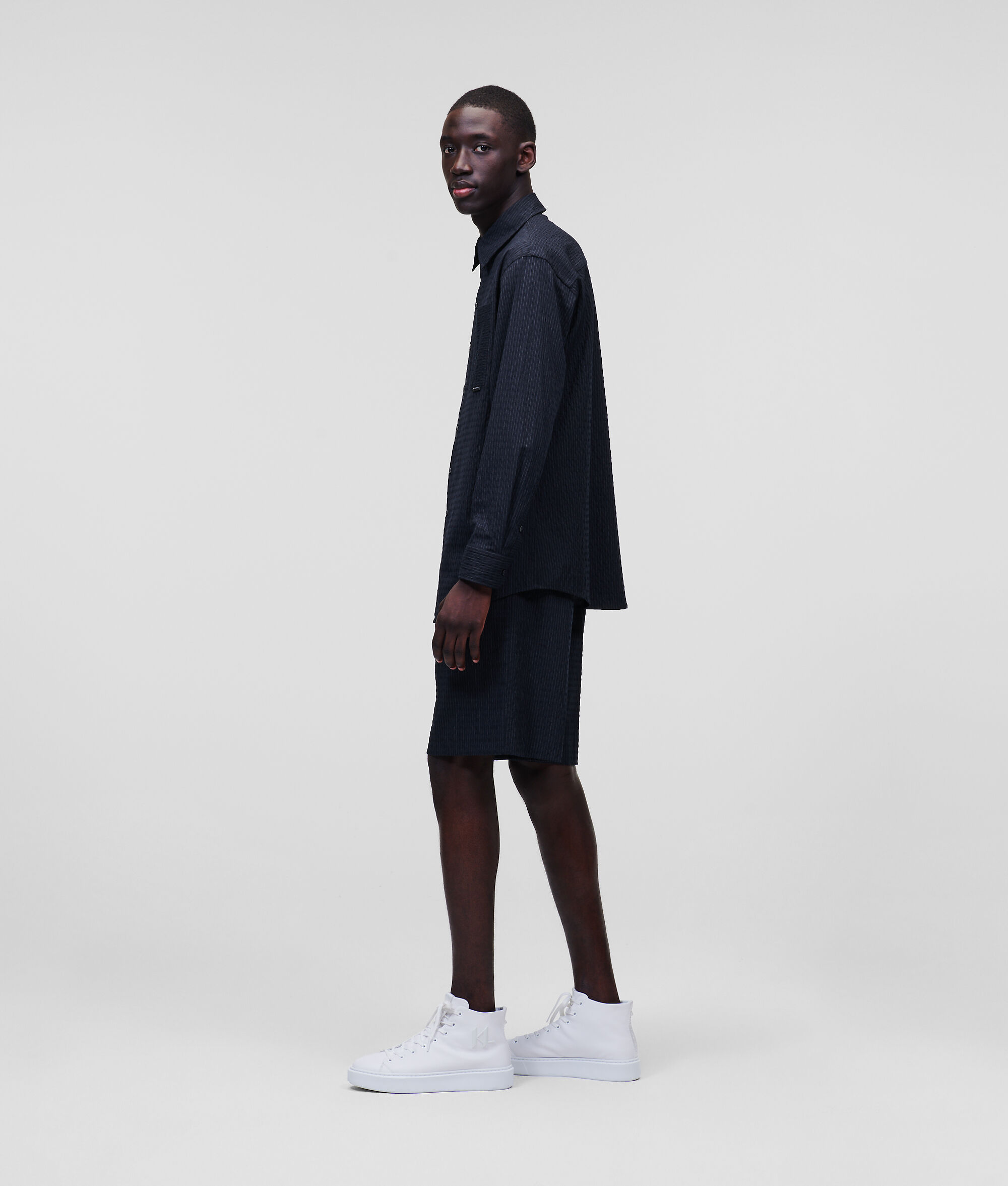 CHEMISE EN SEERSUCKER À FINES RAYURES
