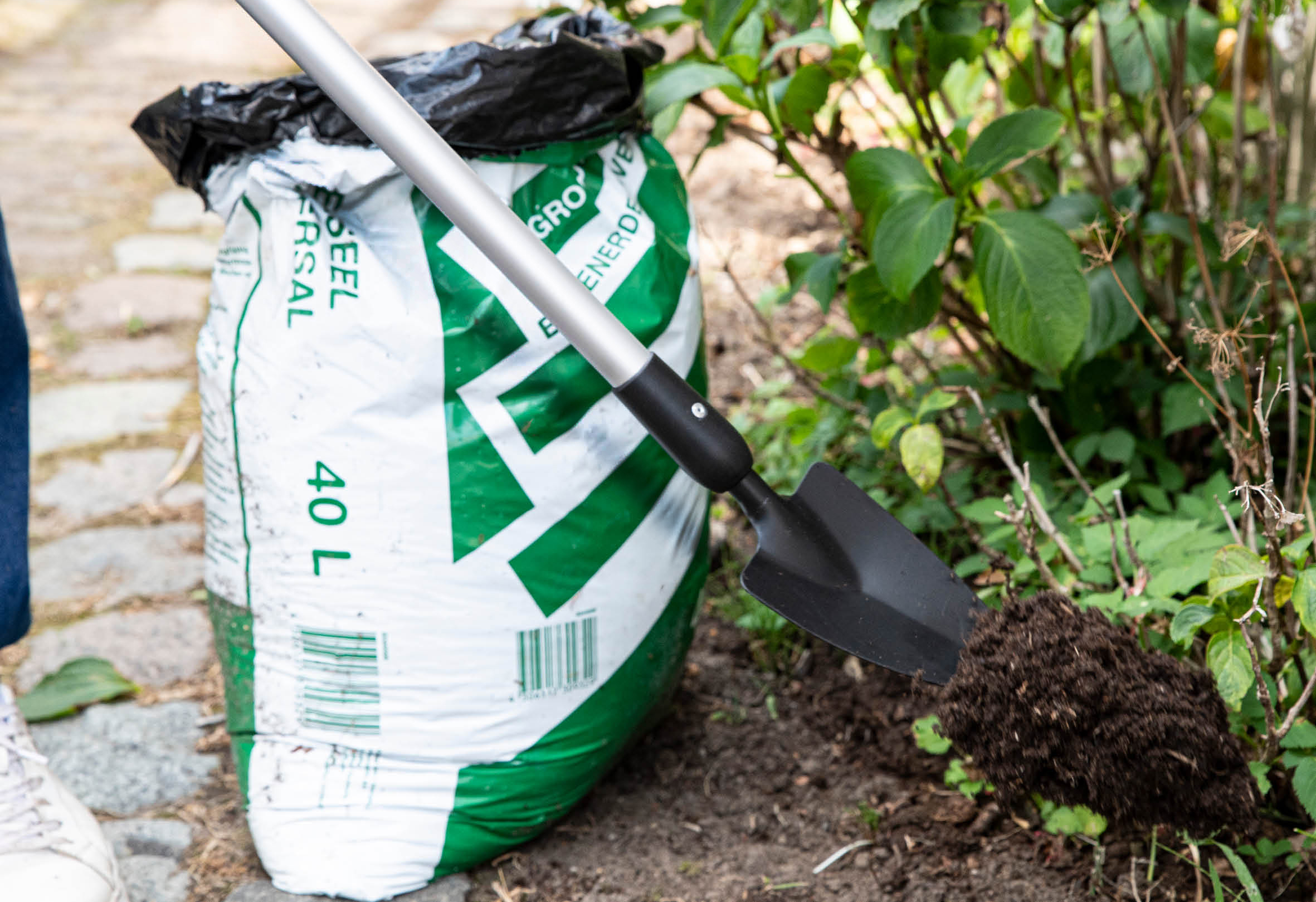 Gartenschaufel mit Teleskopgriff  70 - 105 cm