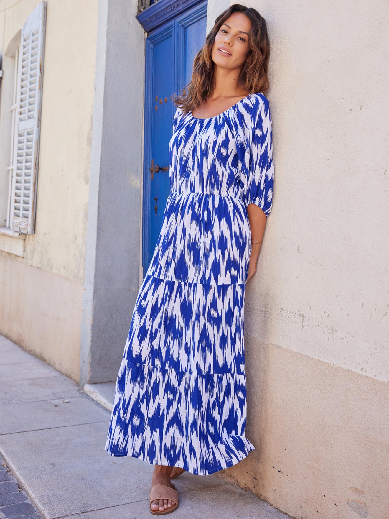 Robe longue à volants en crépon fluide