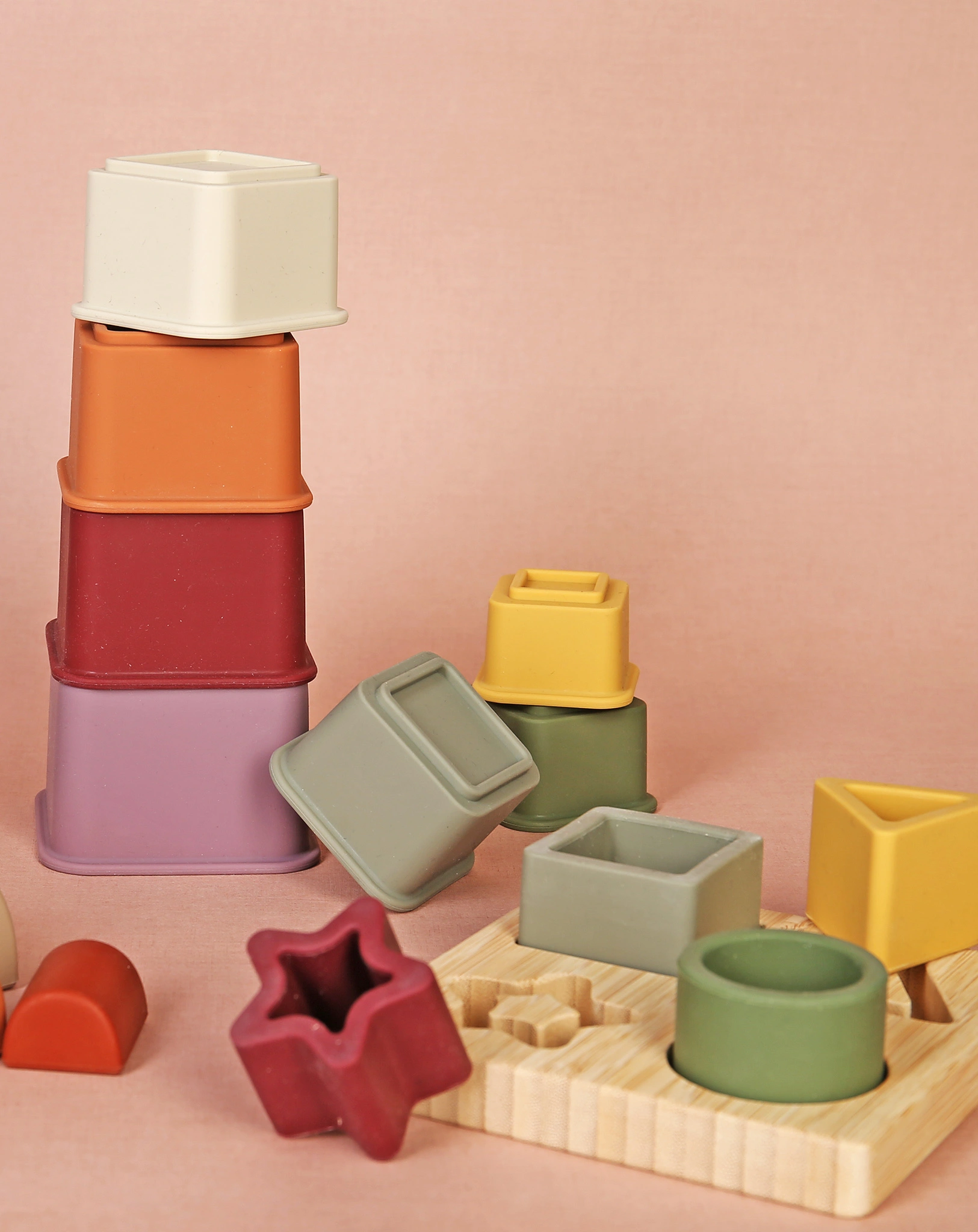 Silikon-Steckpuzzle FORMEN 5-teilig in bunt