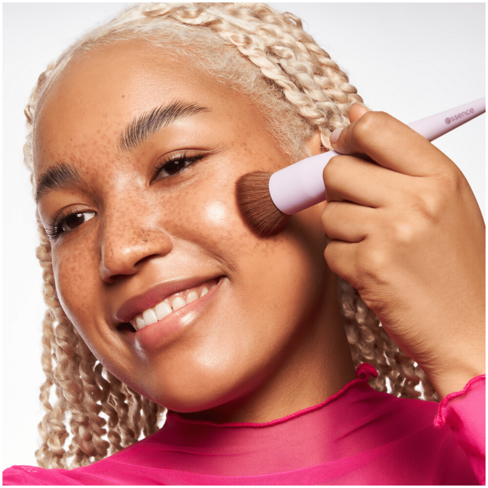 essence Make Up Buffer Brush 01 Buff Away Your Problems