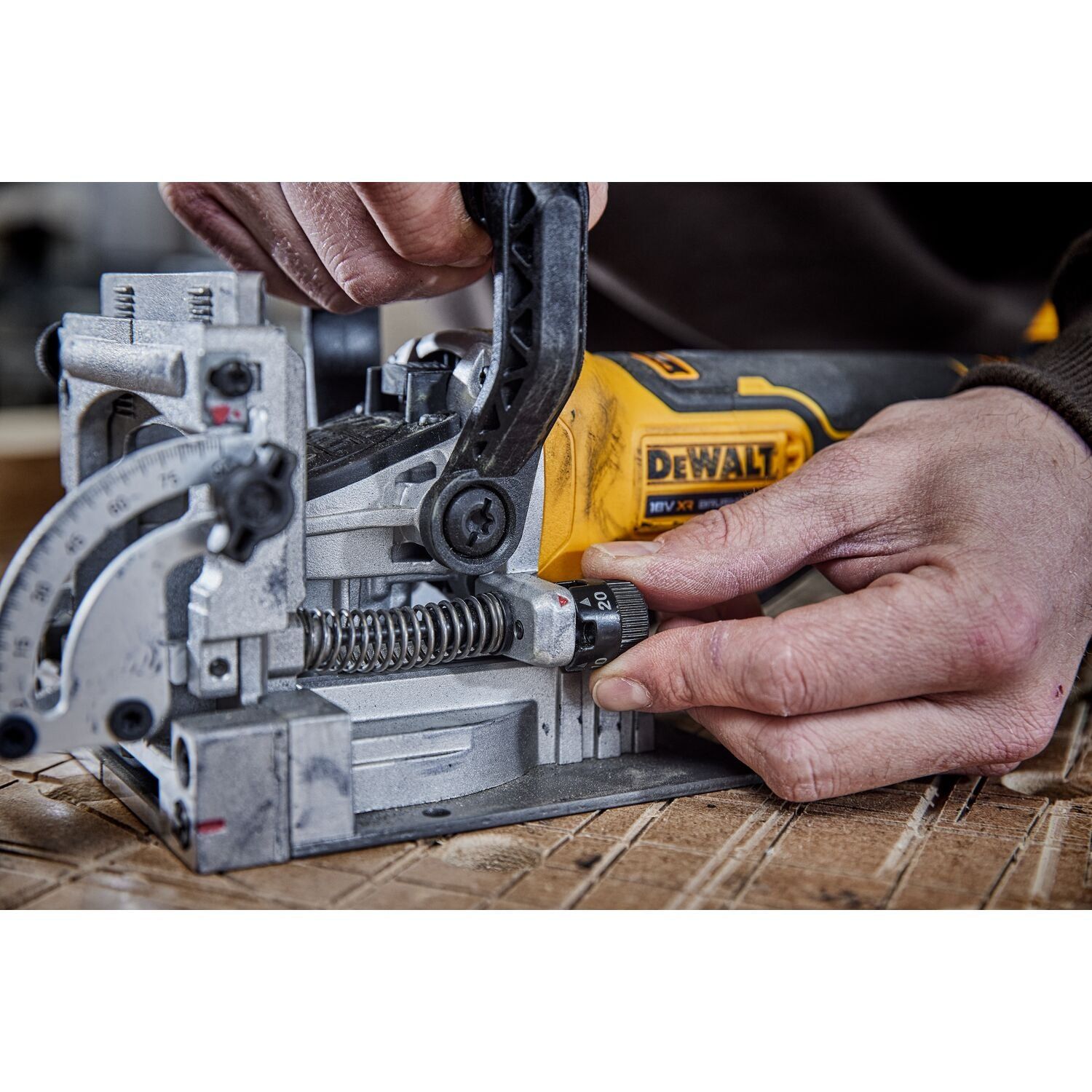 DeWALT DCW682NT Accu lamellenfrees 18V XR Basic Body in TSTAK