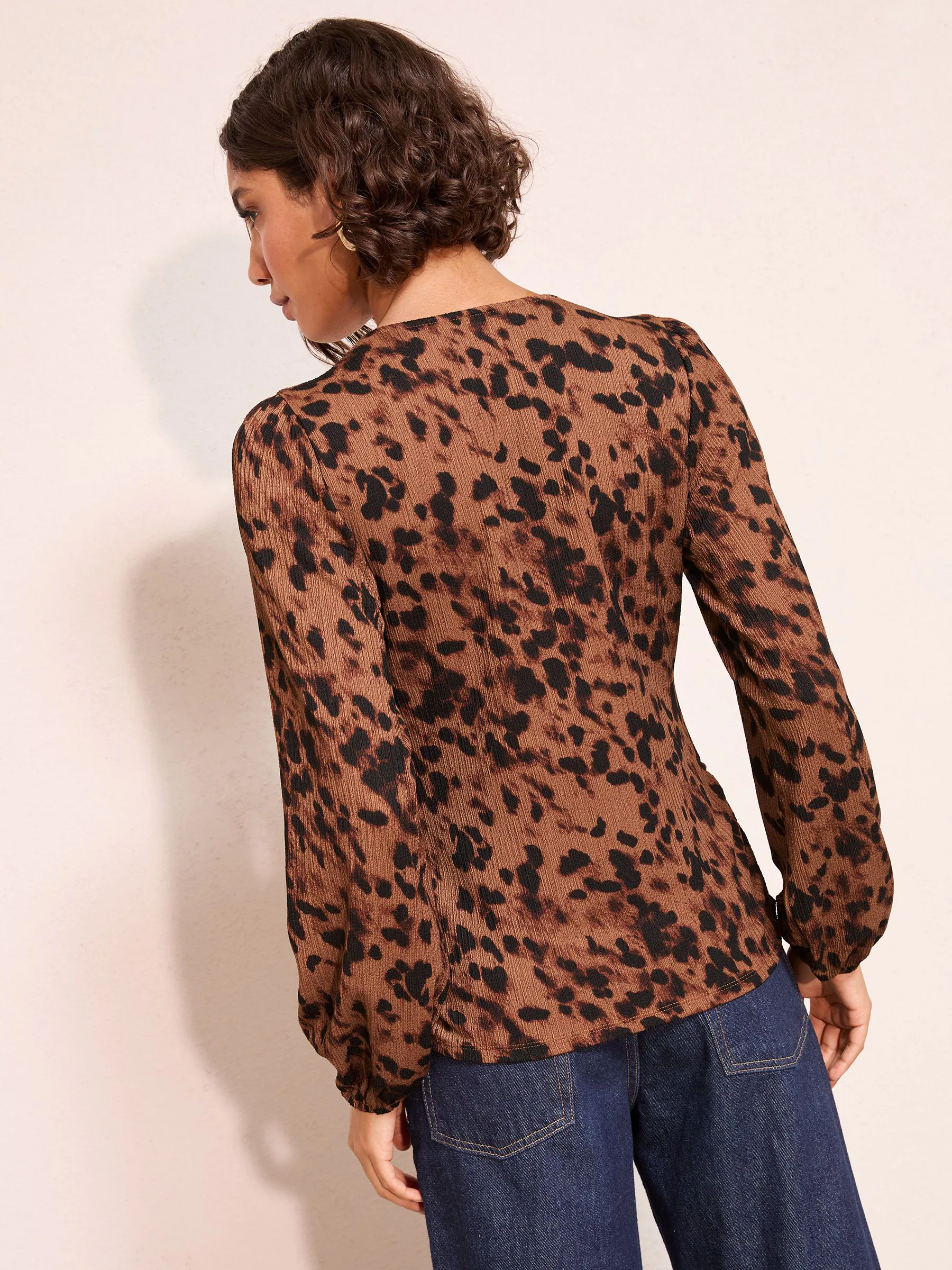 Dierenprint - Friends Like These Lace Trim V-Neck Top