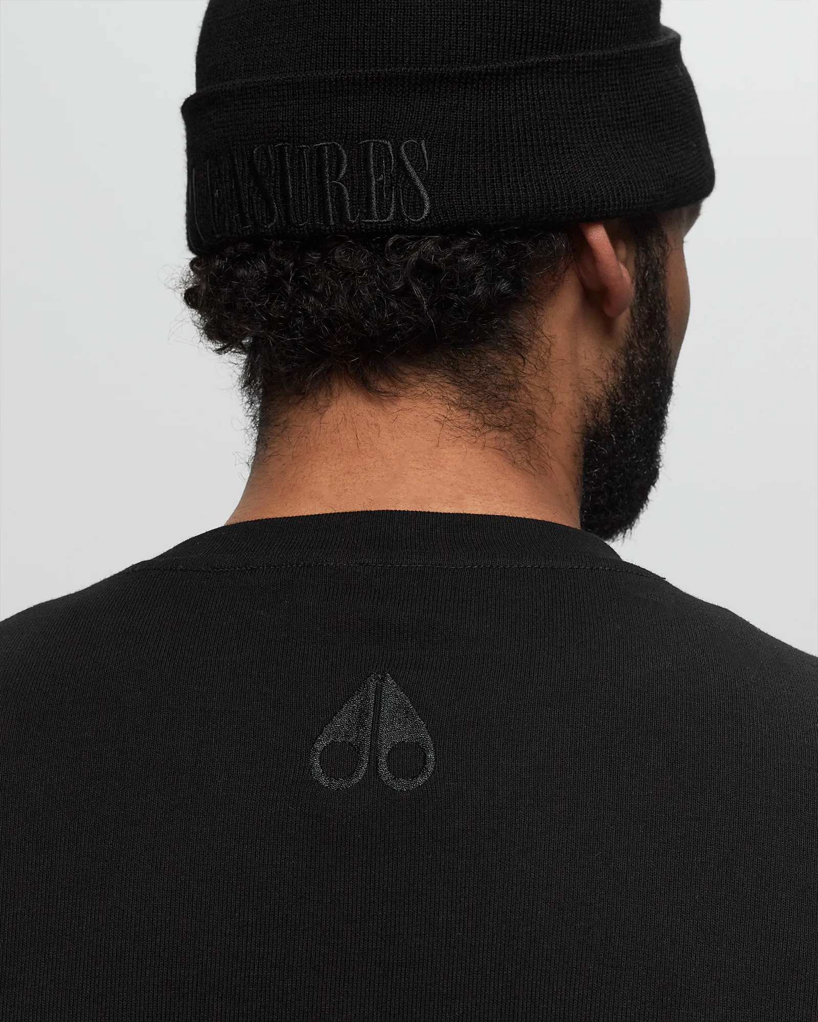 Moose Knuckles X PLEASURES STATUE GRAPHIC TEE