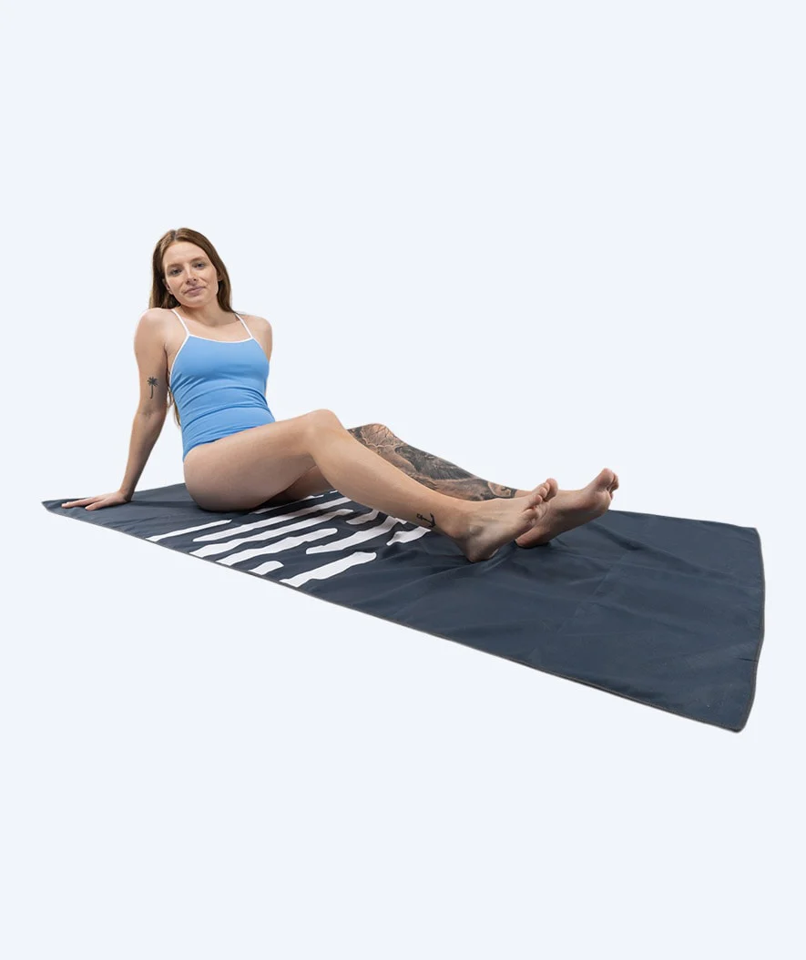 Watery microfiber håndklæde (160 x 80 cm) - Eco Nebraska - Mørkeblå