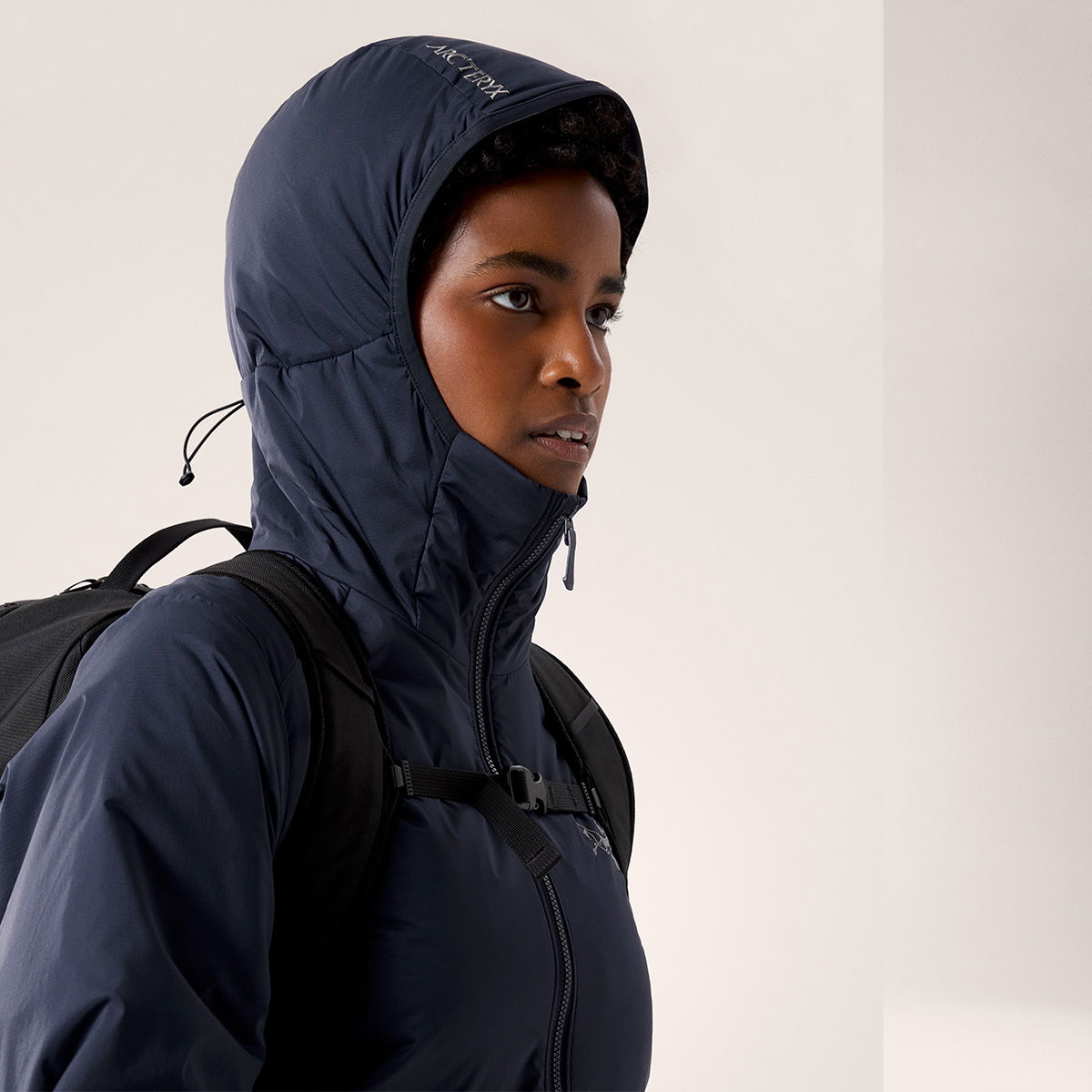 Arc'teryx Atom Hoody, dame (Black Sapphire) - Spejder Sport