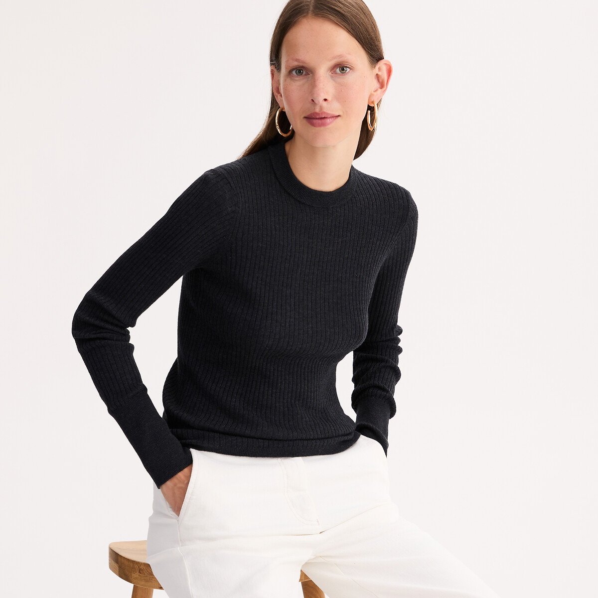 ANNE WEYBURN<br>Suéter de gola redonda em malha canelada fina