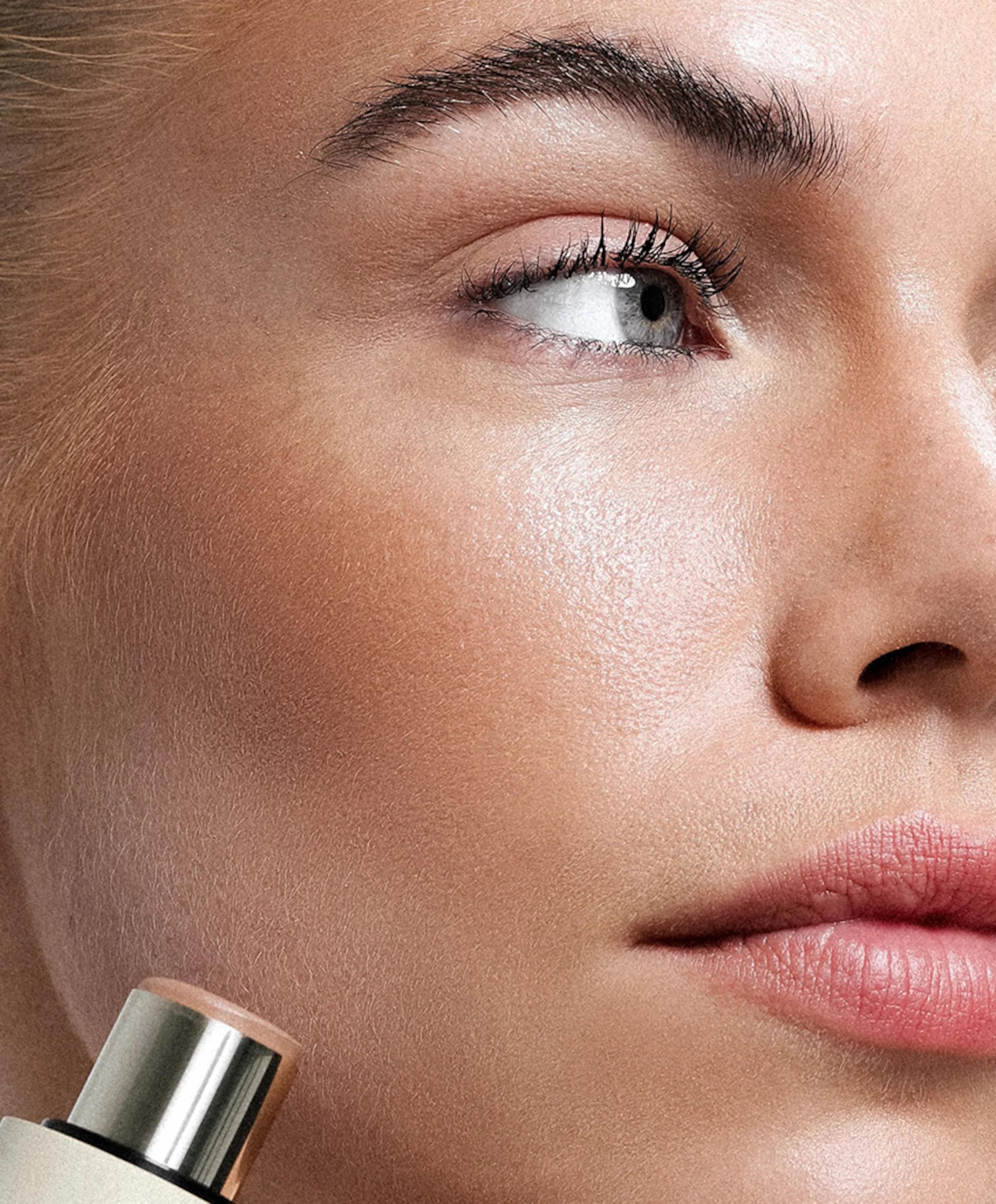 Olcay Gulsen Beauty Contour stick beige