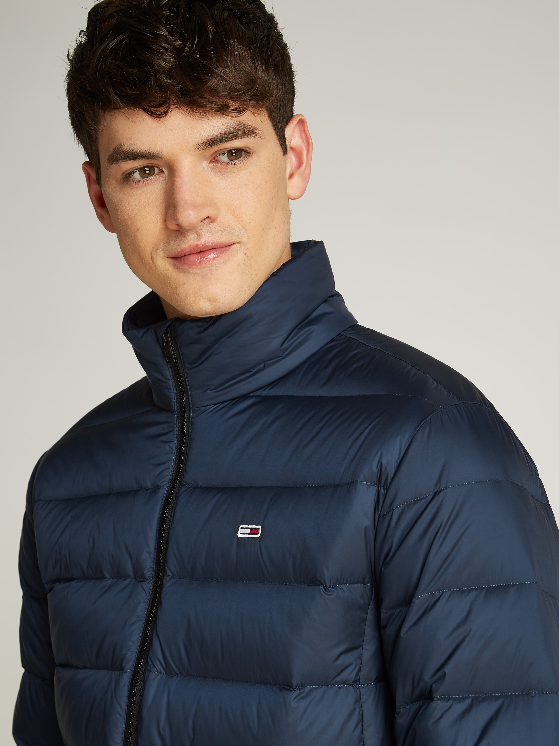 Tommy Jeans Plus Steppjacke »TJM LT DOWN JACKET EXT« in Grossen Grössen, Logostickerei, Reissverschlusstaschen
