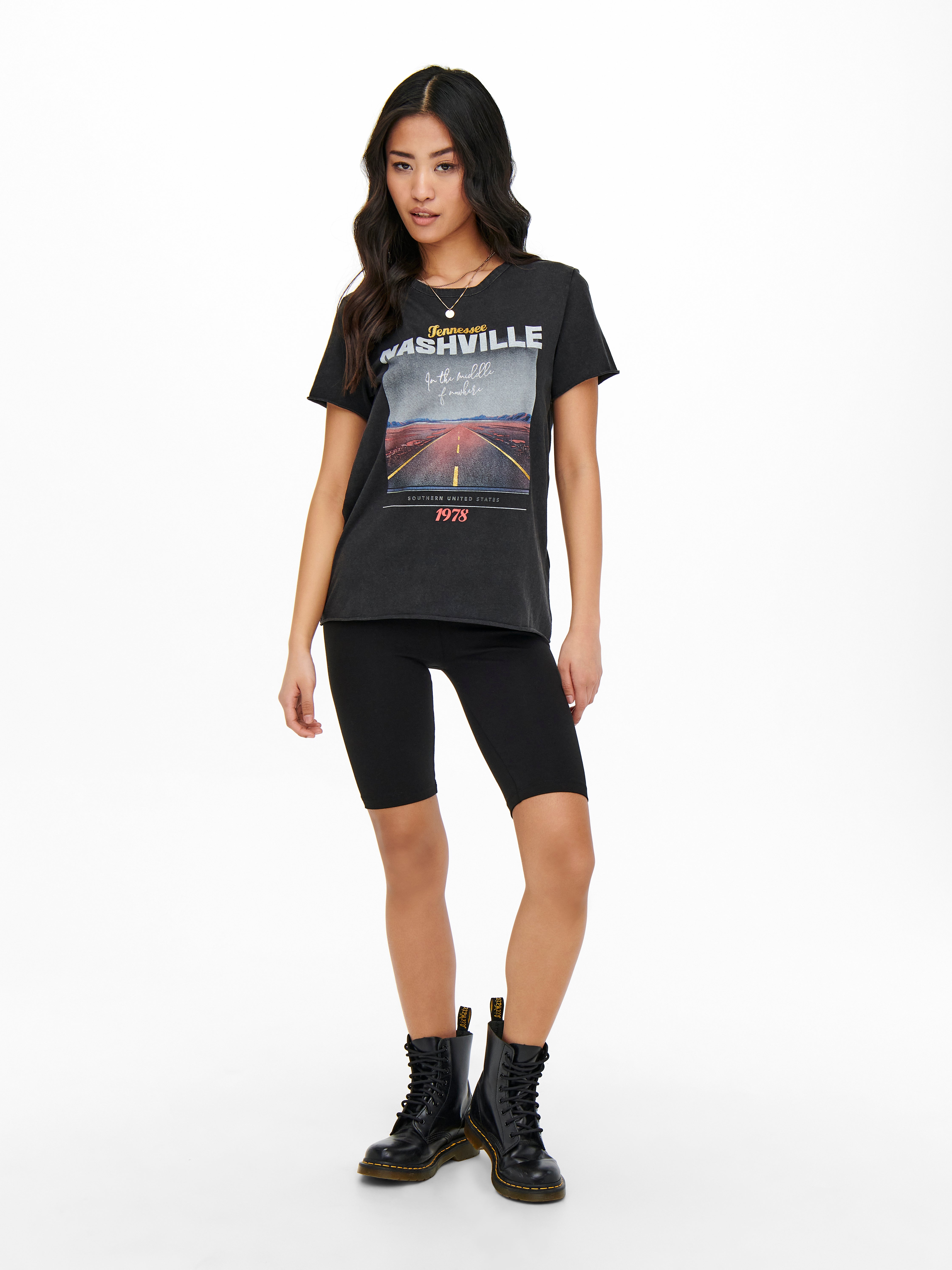 ONLLOVE Normal geschnitten Shorts Black