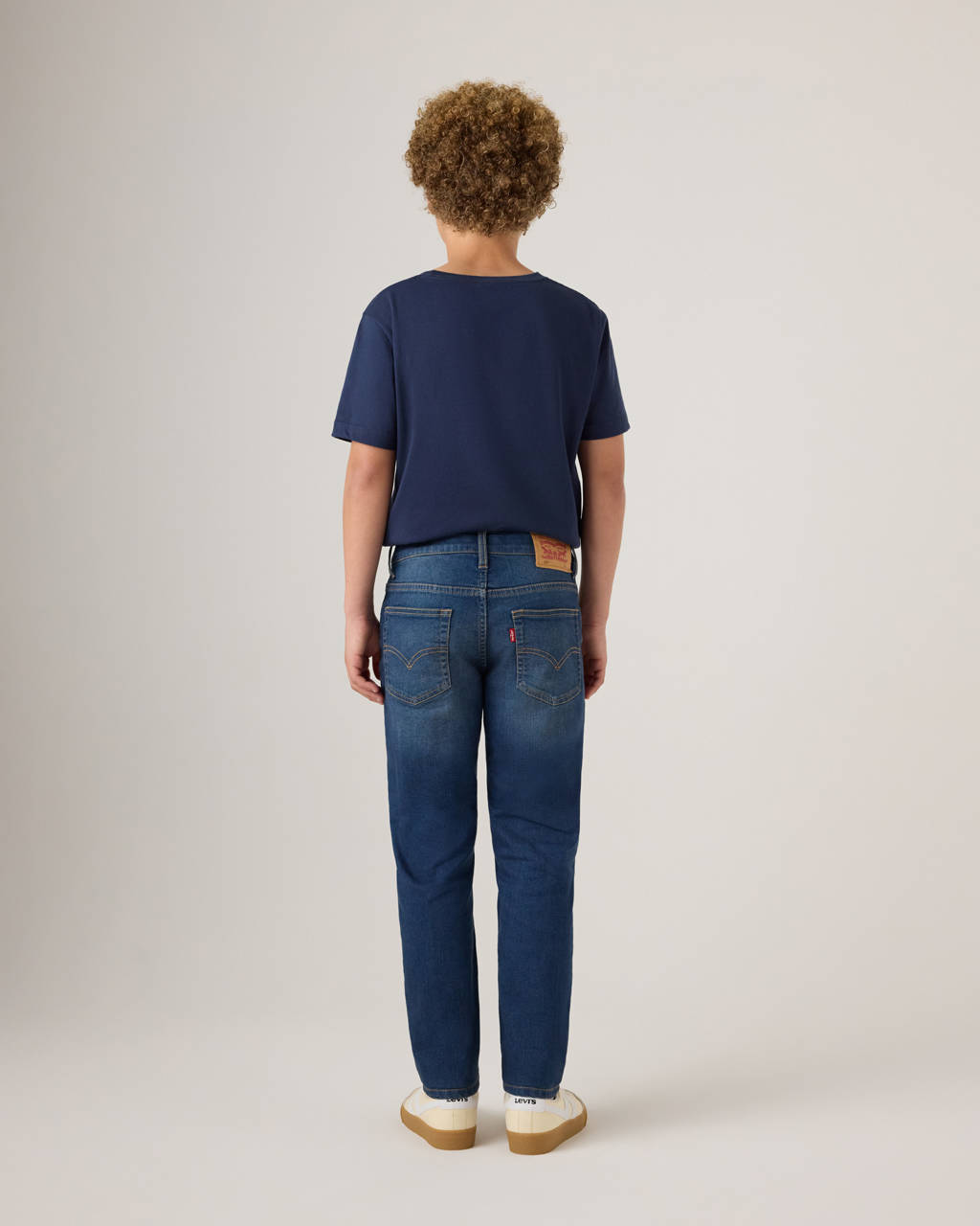 Levi's 502 tapered fit jeans garland