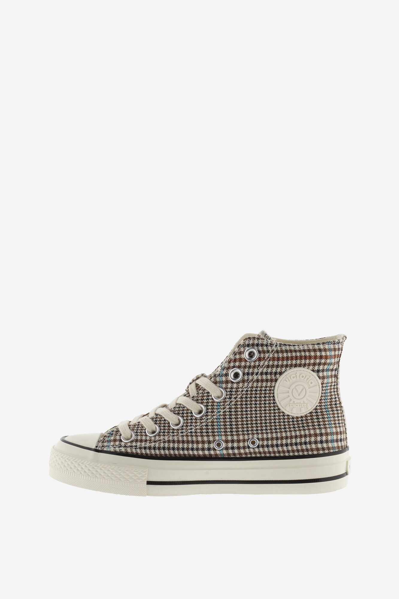 Bota estilo basquete