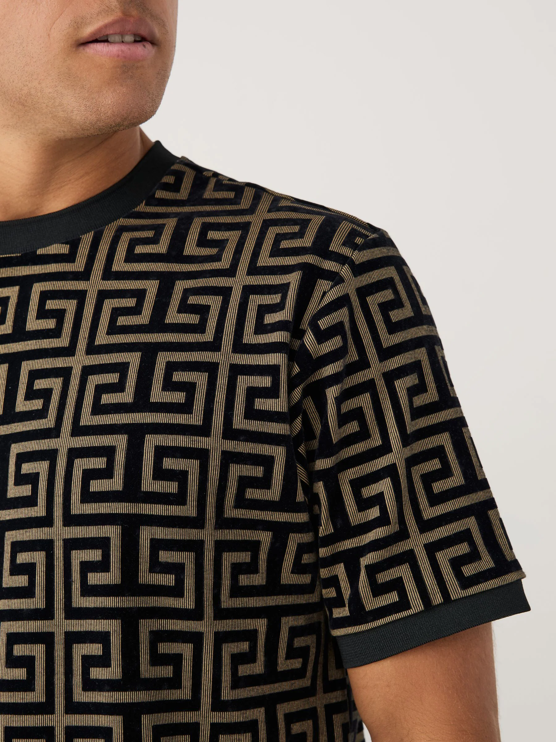Zwart/goud - Smart Flocked T-Shirt