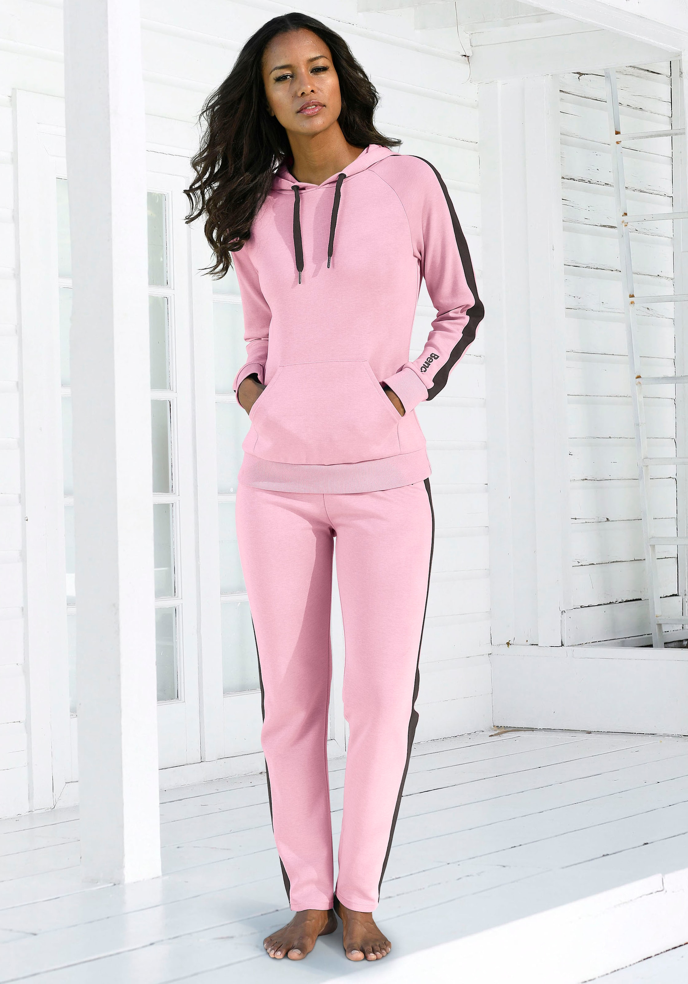 Bench. Loungewear Kapuzensweatshirt , mit Seitenstreifen und Kängurutasche, Loungewear