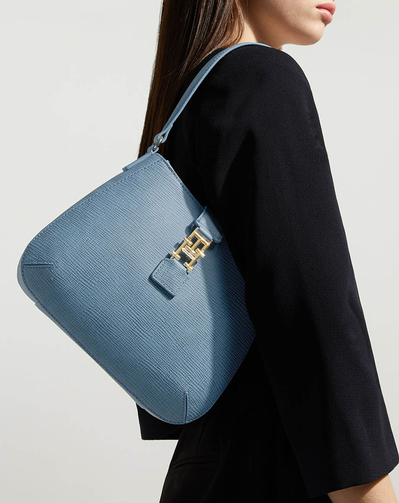 Tommy Hilfiger Sac porté épaule Plush bleu - 20x25x6 cm