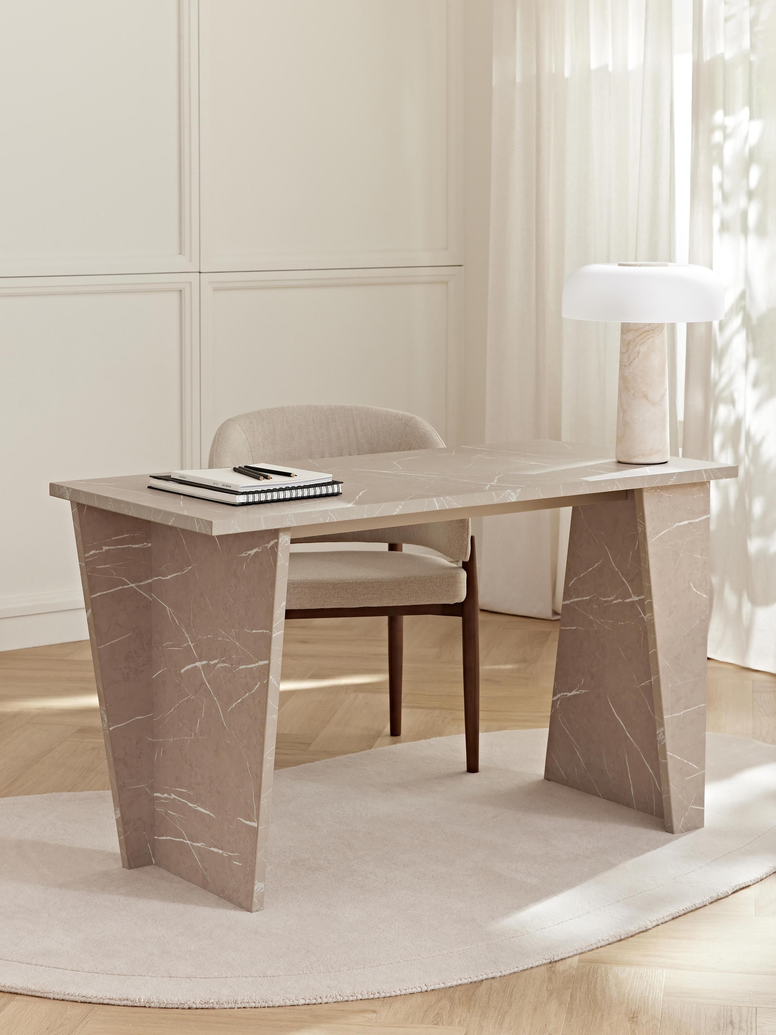 Bureau Liam met travertijn look