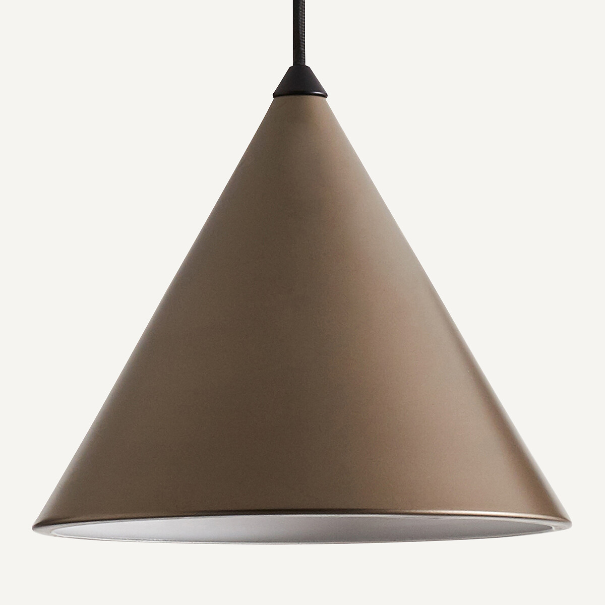 AM.PM<br>Luminária pendente cônica com 19 cm de diâmetro, Moke