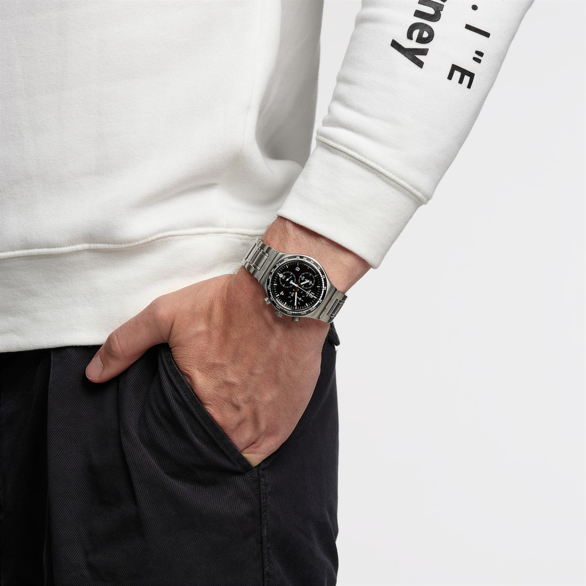 Montre SWATCH New irony Night flight chrono homme bracelet acier inoxydable gris