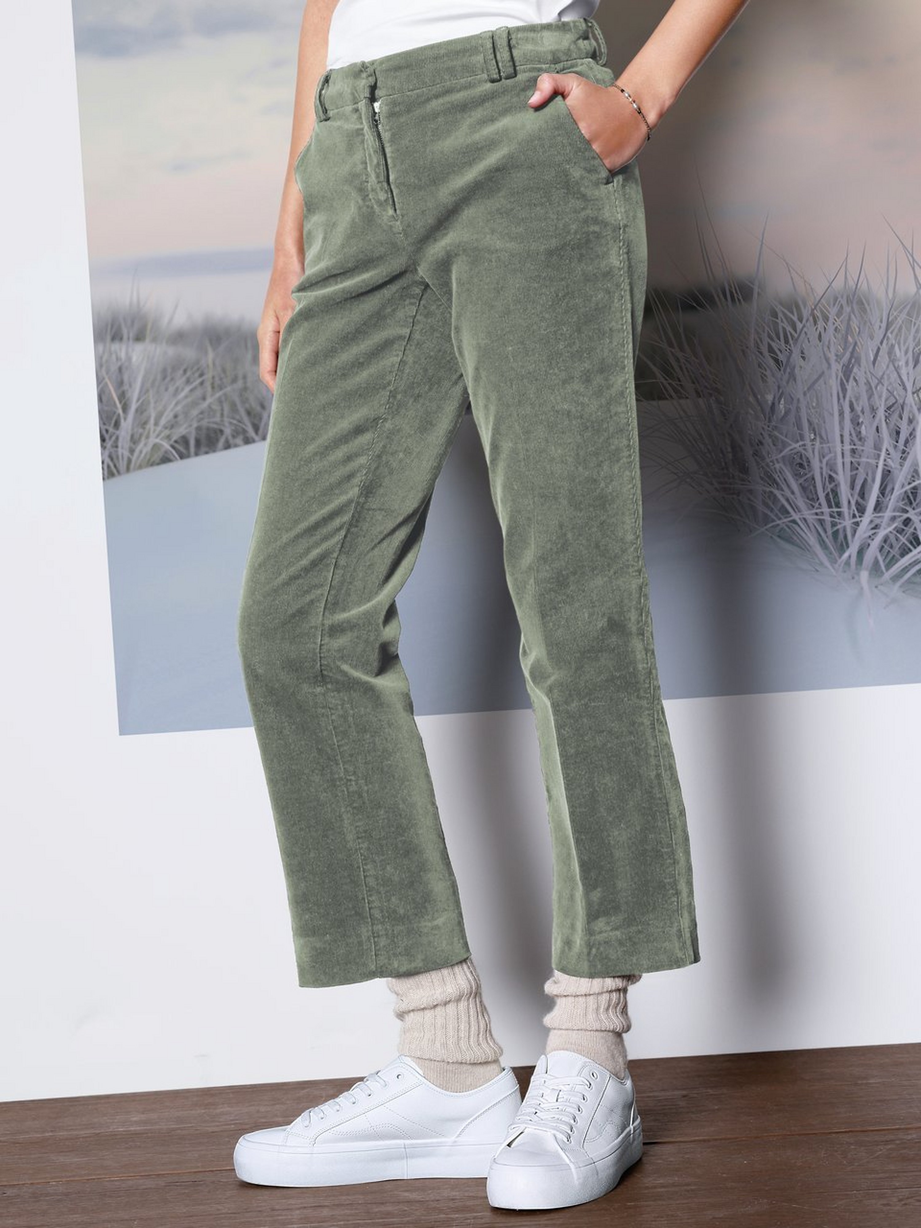 Knöchellange Feincord-Hose