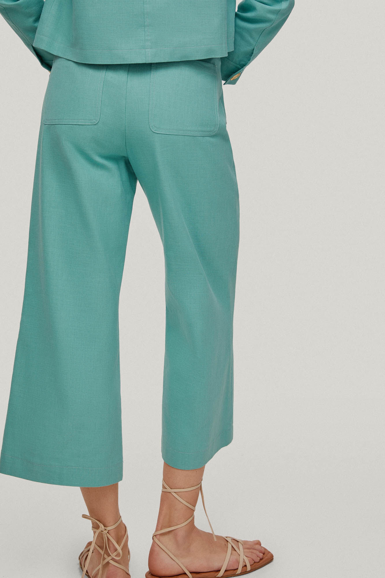 Calças culote com bolsos aplicados - Verde