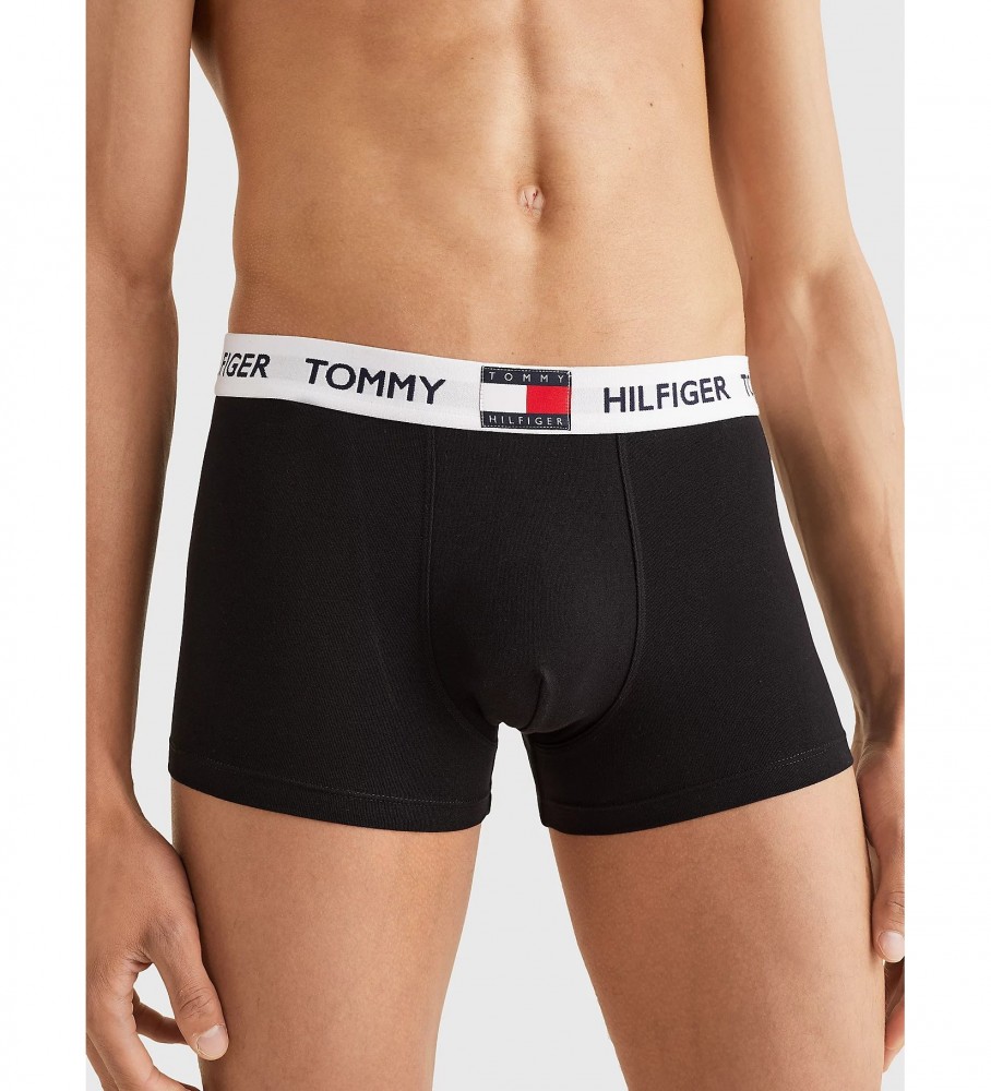 Cueca boxer Tommy Hilfiger com logo, tamanho 85, preta.