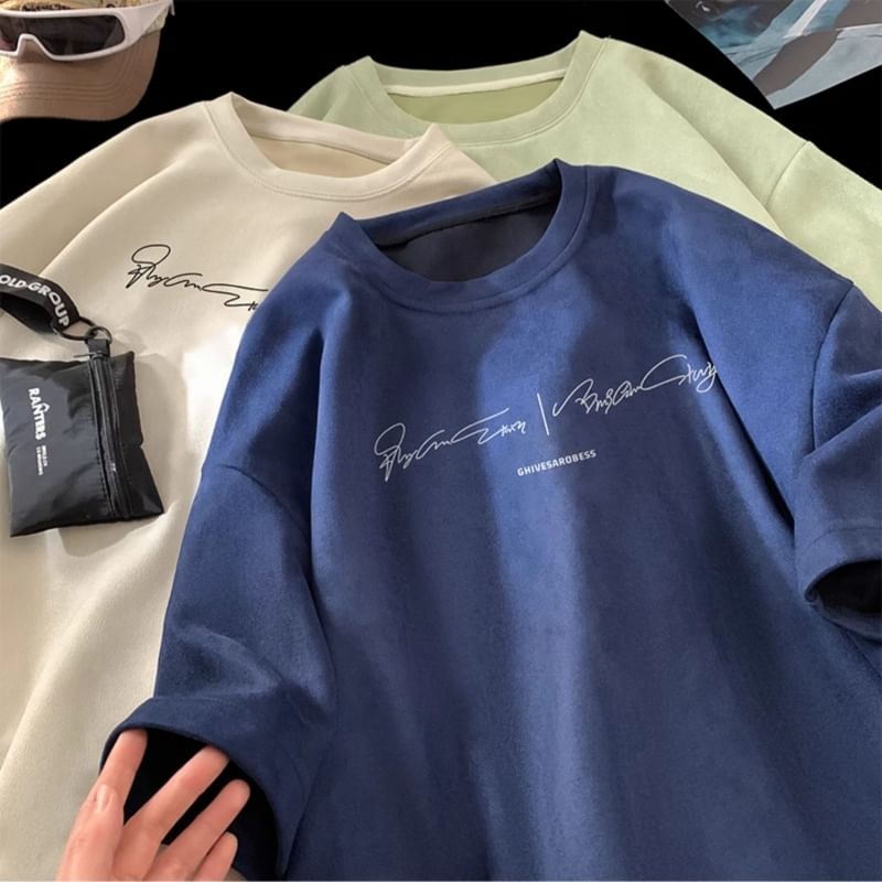 fluffush - T-shirt met korte mouwen, ronde hals en letterprint van imitatiesuède