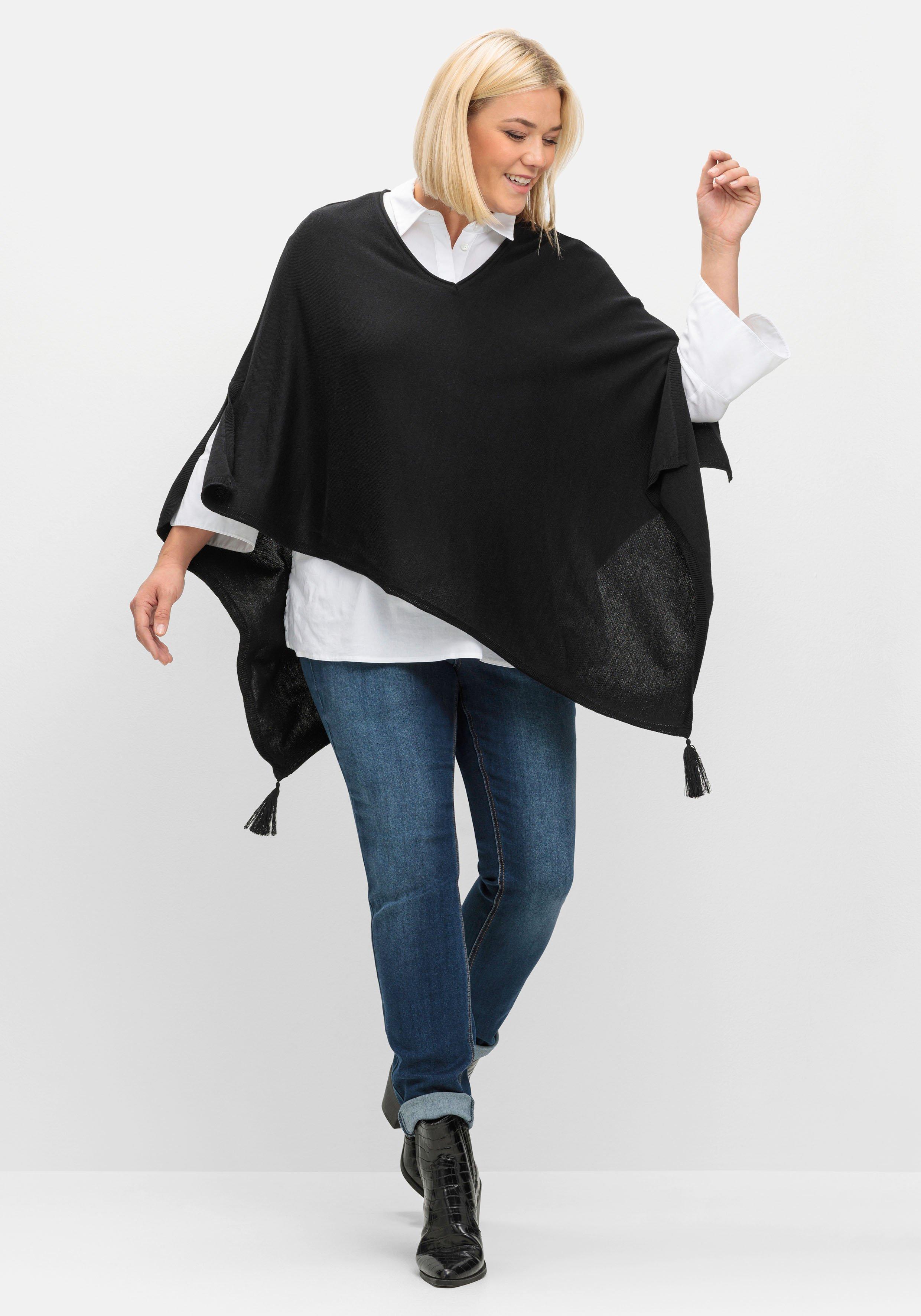 Poncho aus Feinstrick, in asymmetrischer Form