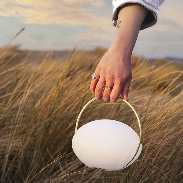 Umage - Orbit LED Akku-Tischleuchte V2, Ø 19,5 cm, weiss / messing