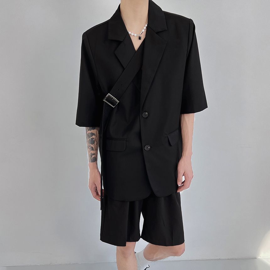 Naideth - Blazer met elleboogmouwen en één rij knopen / Shorts met hoge taille