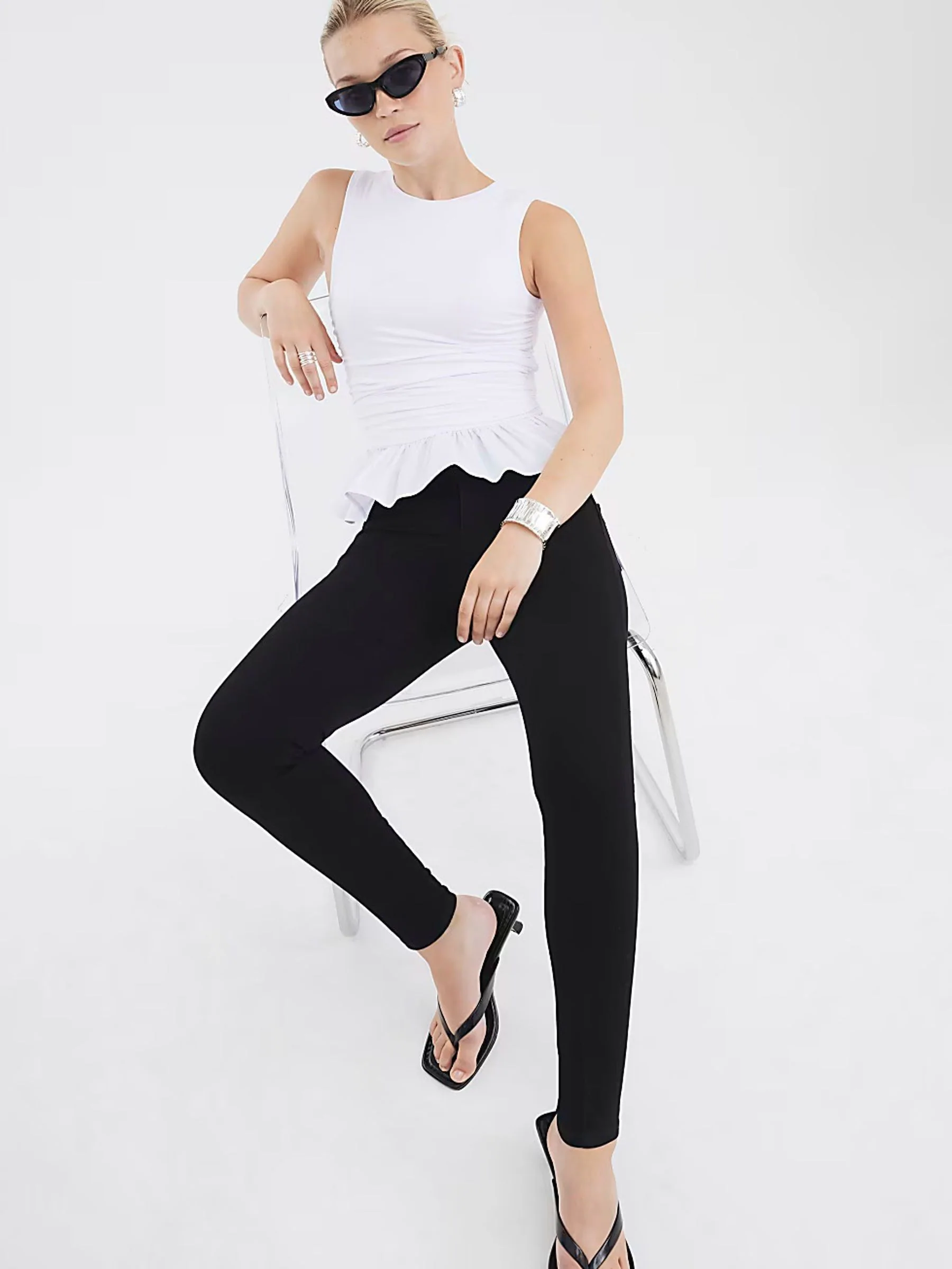 River Island vormgevende jeans met halfhoge taille