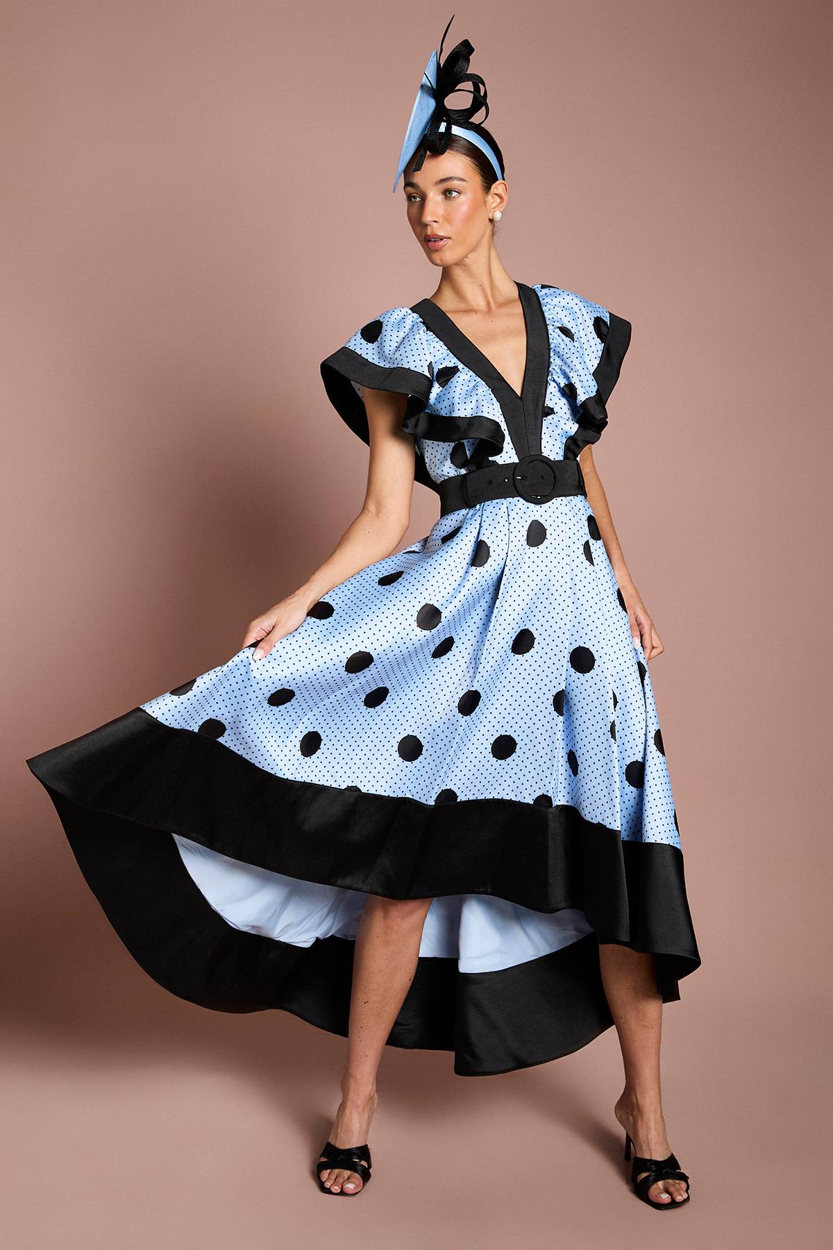 Coast Robe Midi Lisa À Imprimé Pois Tan Avec Détails Contrastés Et Ourlet Asymétrique Haut-bas