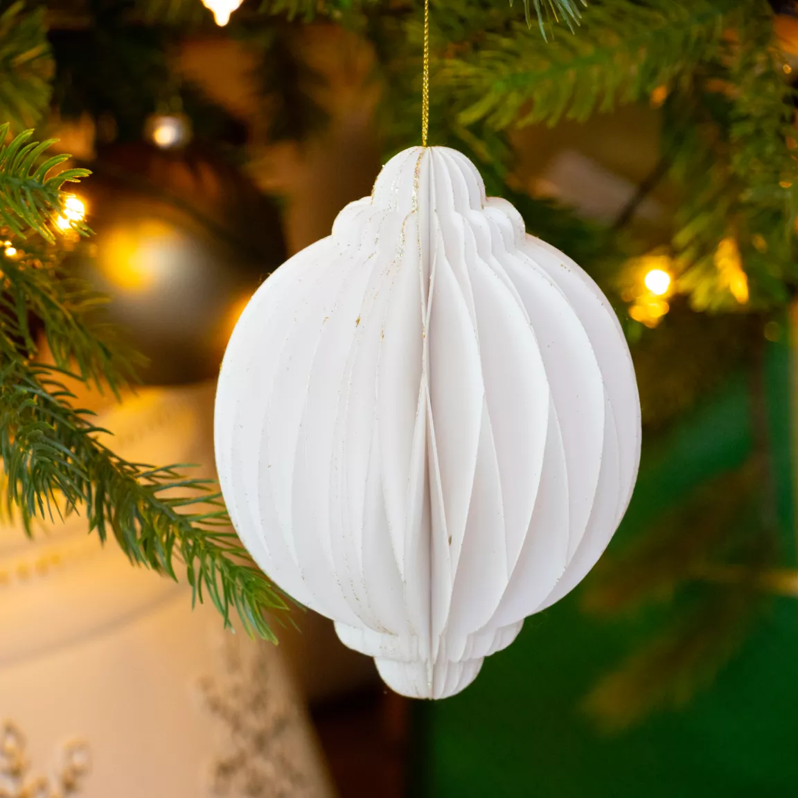 Oignon en papier à suspendre (H15 cm) Fermeture Magnétique Blanc